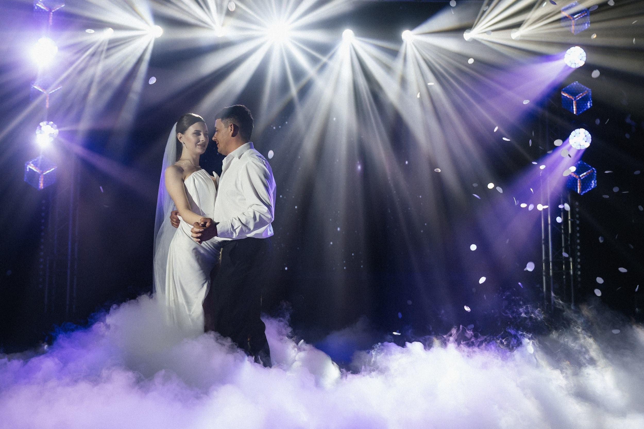 Первый танец молодоженов