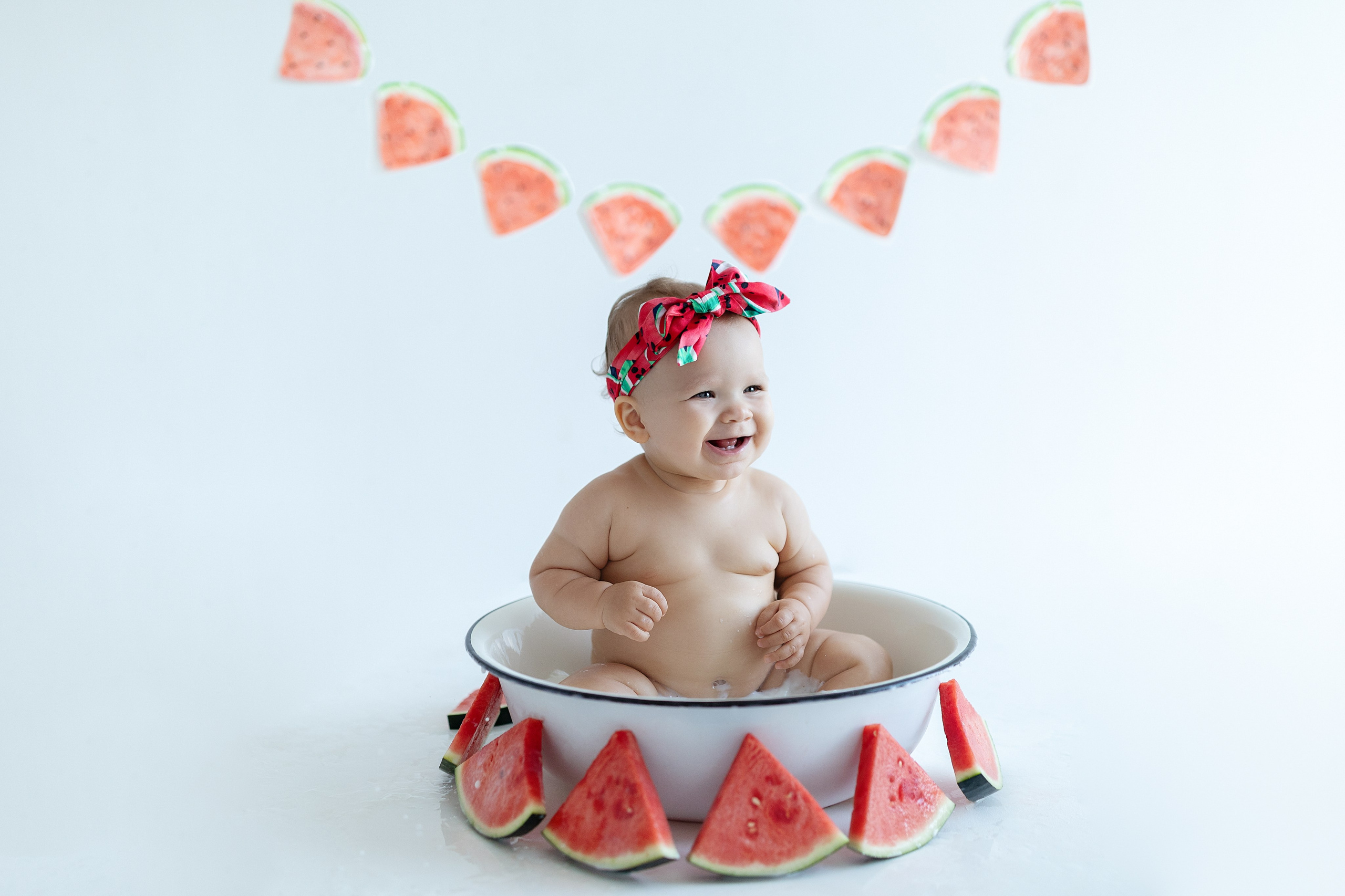 Милаша и арбузы. Фотограф на годик Хабаровск Детский и семейный фотограф в Хабаровске Юлия Матвиенко
