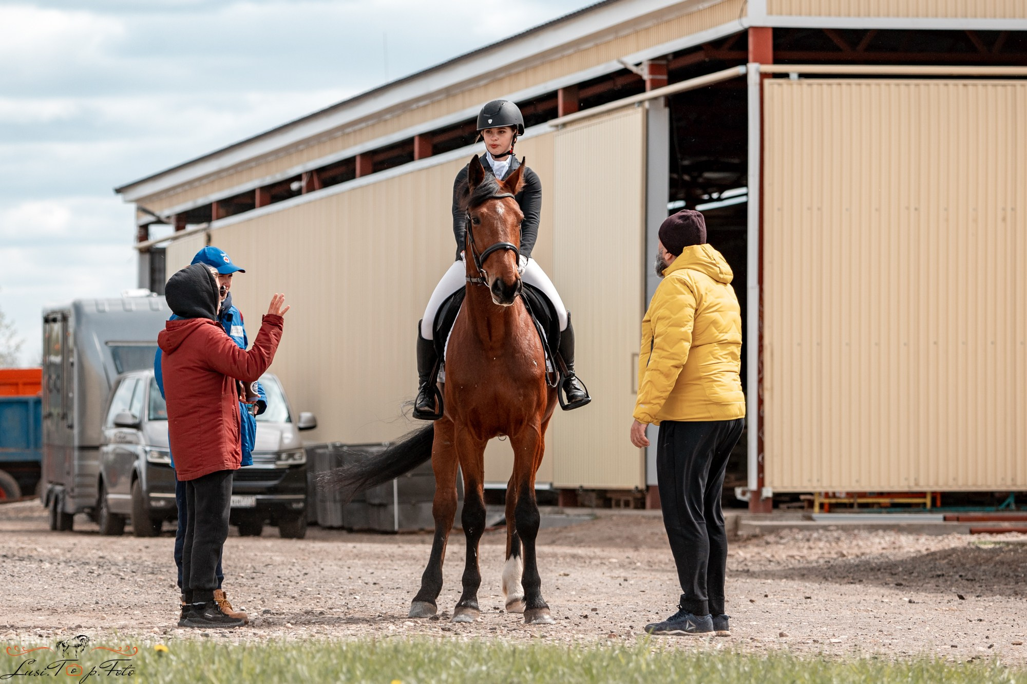 Кубок Победы конного Клуба EQUIPARK по выездке. Конный и фотограф с животными в Твери Топталова Люся