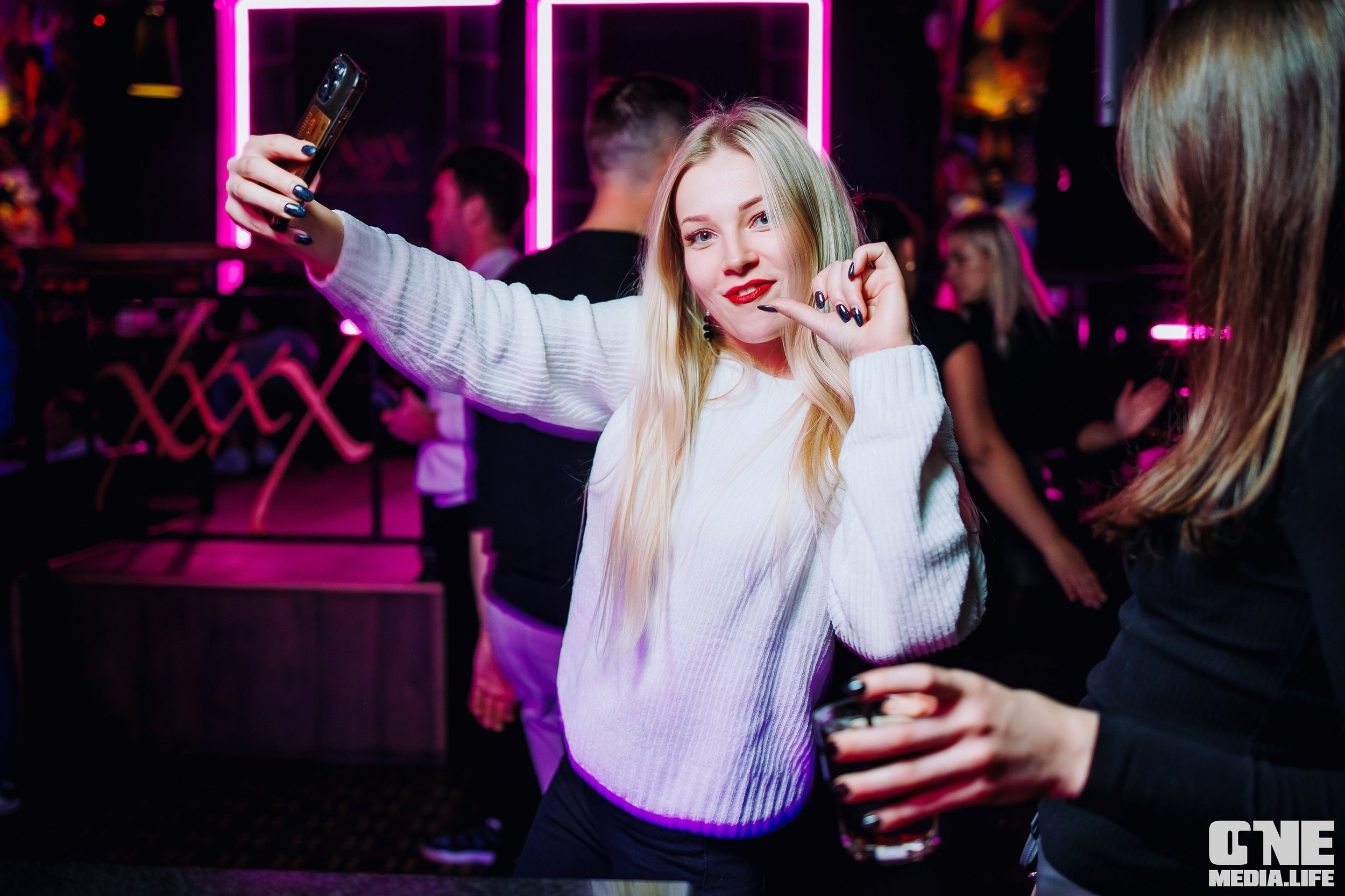 Фоторепортаж из бара XxxX. One Media Life: фоторепортажи, фотоотчеты с мероприятий и заведений