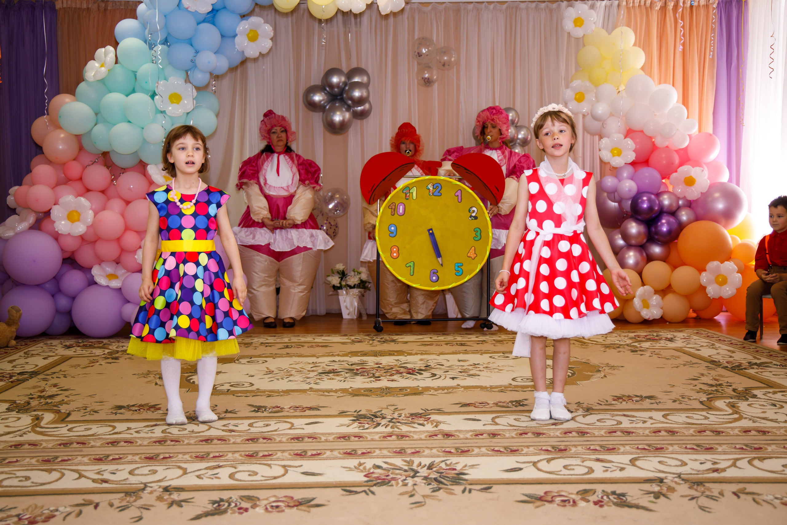 ВЫПУСКНОЙ ДЕТСКИЙ САД группа НАСЛЕДНИКИ. Профессиональная фото и видеосъемка. Москва