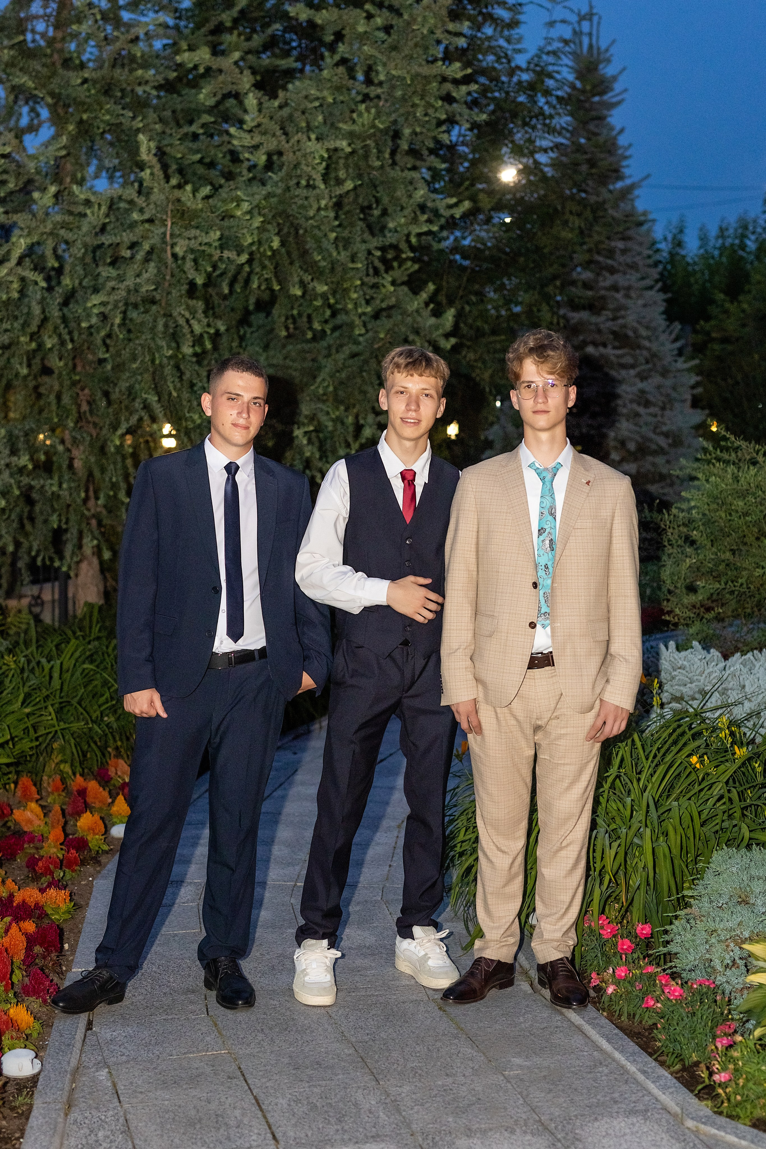 Выпускной. Школа 22, 11 класс. Стильный выпускной альбом Владивосток фотограф Вероника Мигачева