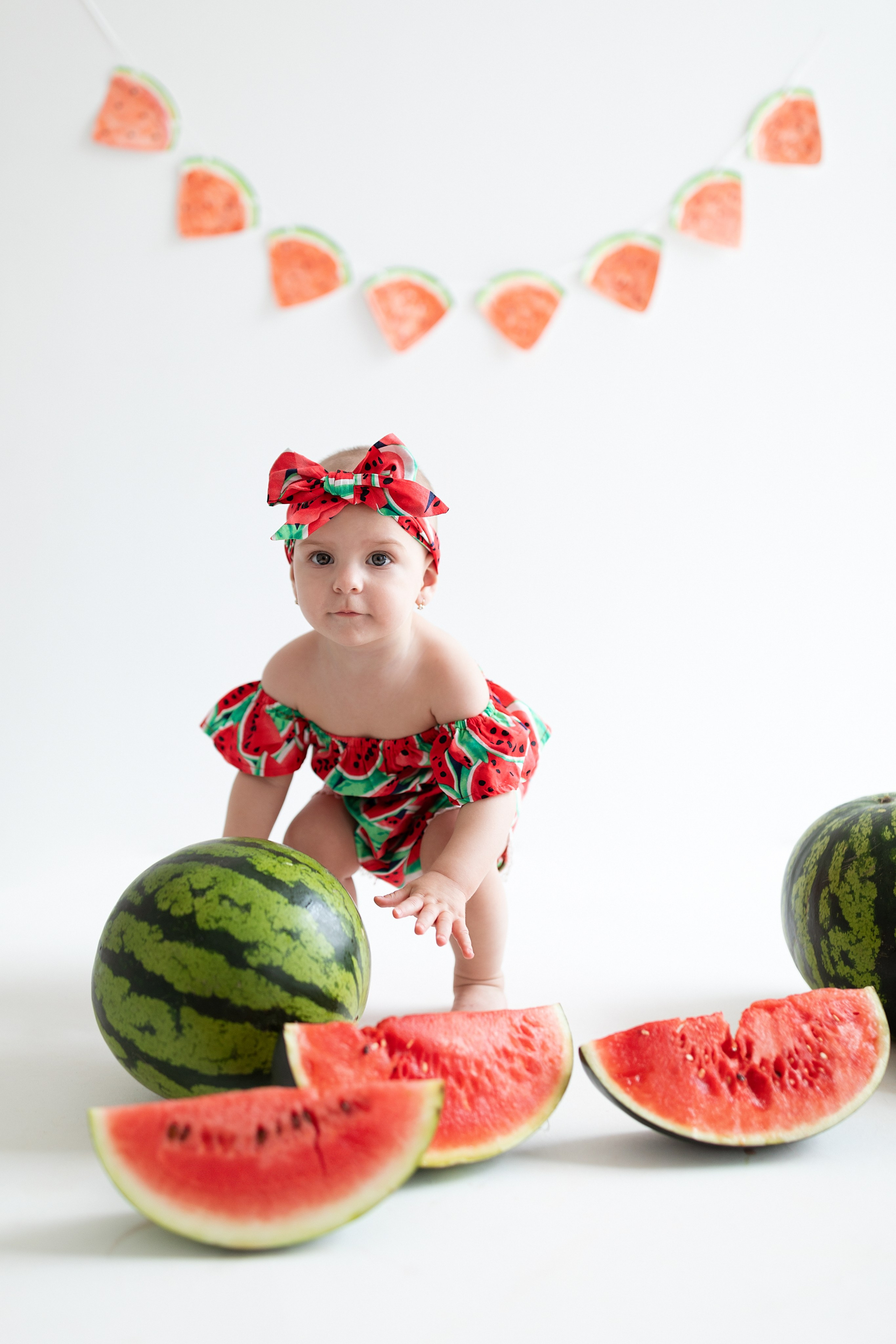 Варенька и арбузы. Фотограф на годик Хабаровск Детский и семейный фотограф в Хабаровске Юлия Матвиенко