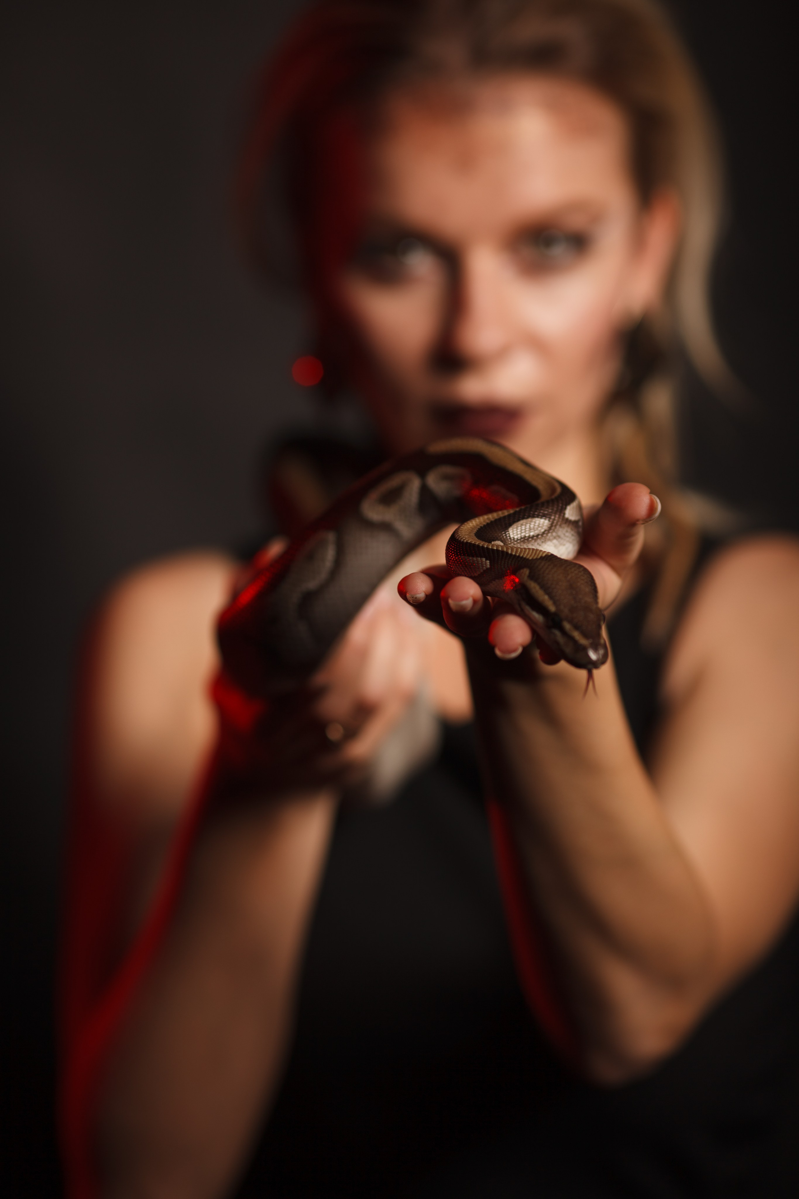 Фотосессия со змеёй