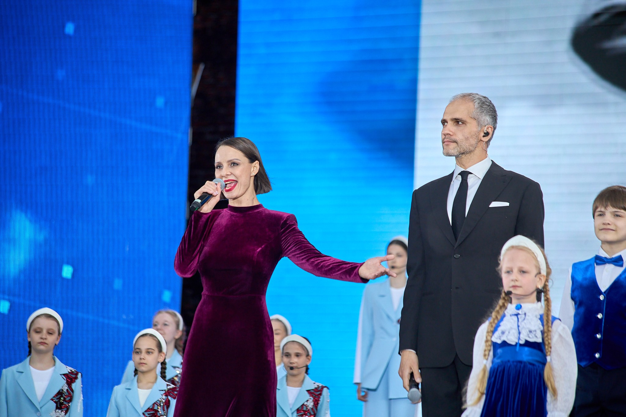 Концерт 9 мая 2025 года на соборной площади. Фотограф Омск | Александр Вандеров