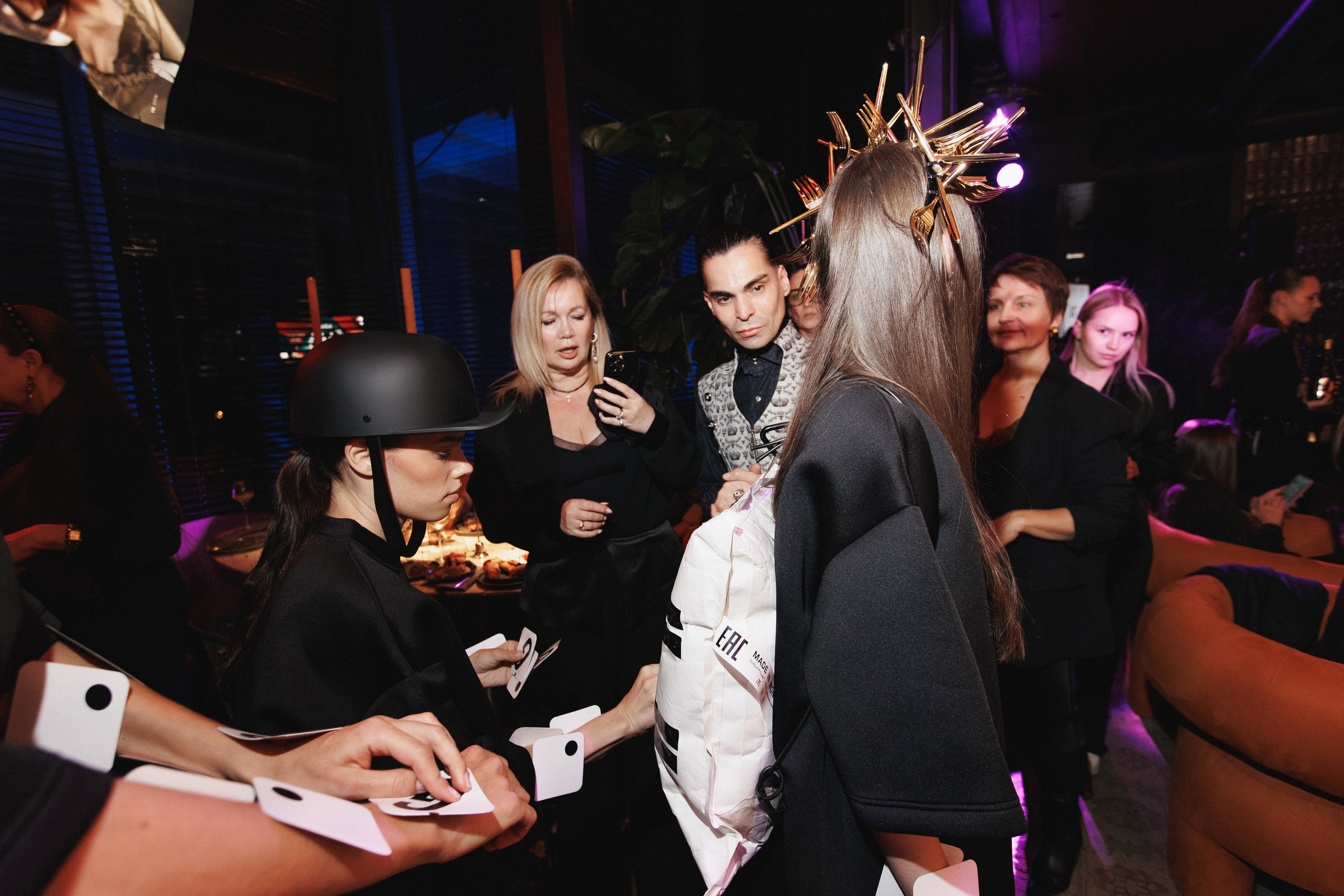 B.DAY PARTY ЖУРНАЛА •G. СВОИ. ФОТООТЧЕТЫ-СОБЫТИЯ-МЕСТА