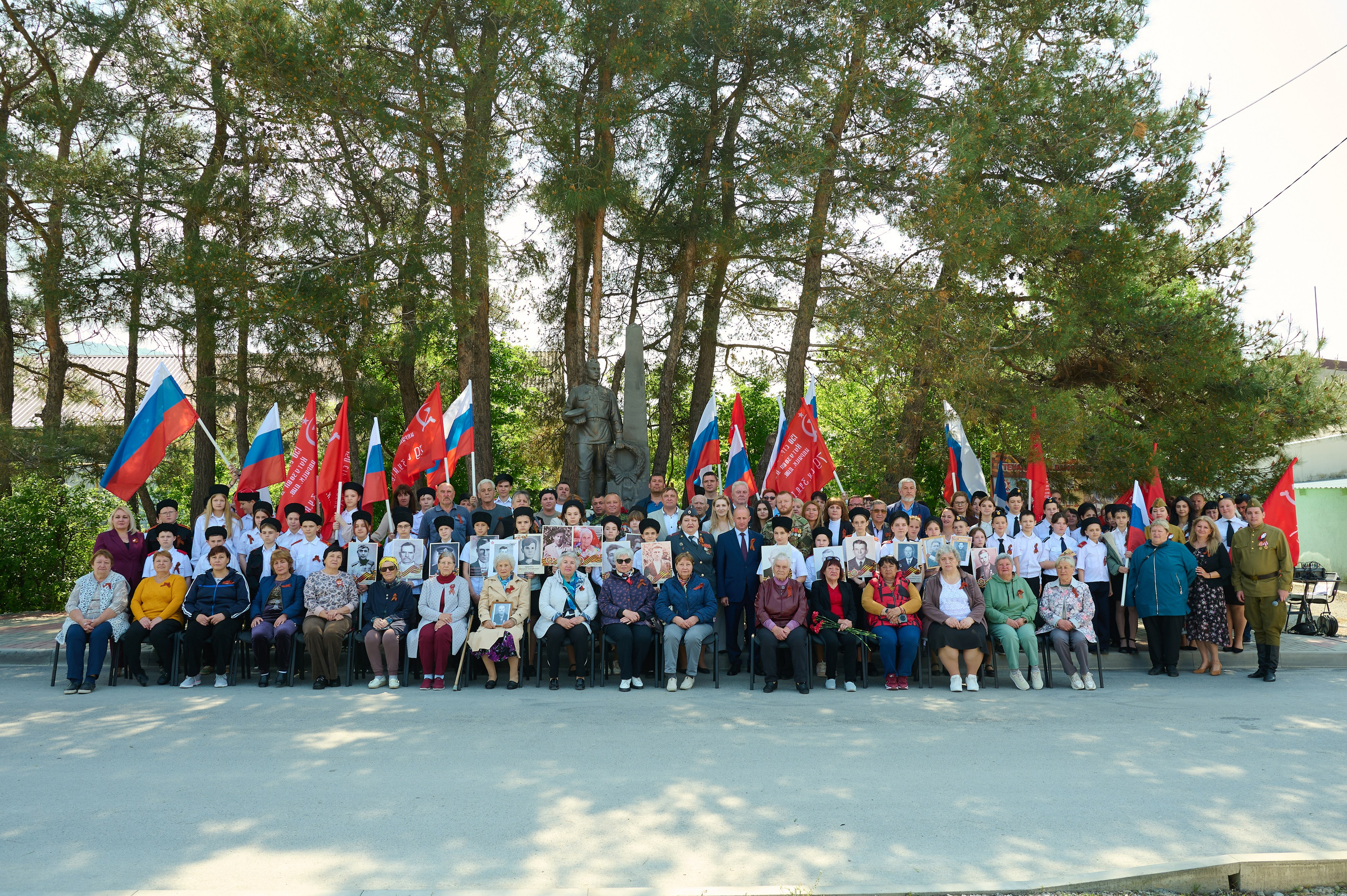 Митинг к 9 мая в с. Виноградное. Жизнь курорта Кабардинка в фотографиях