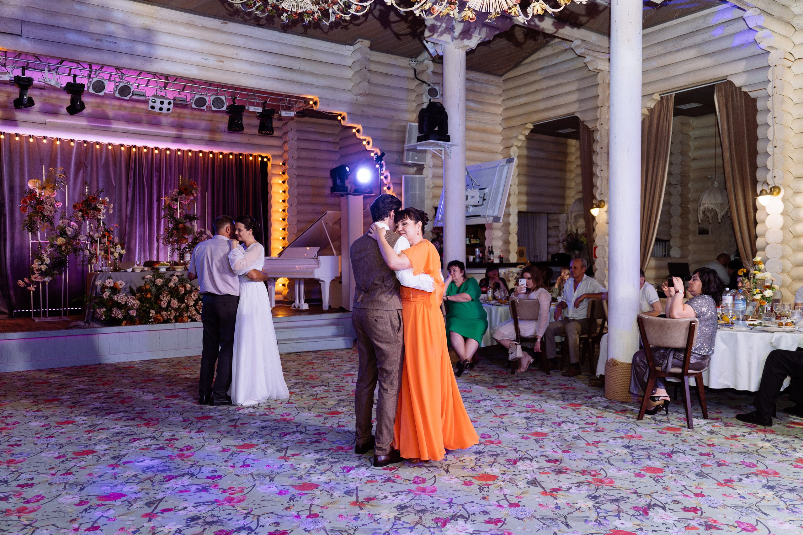 Свадьба Олега и Виктории в клубе «Ближняя дача»