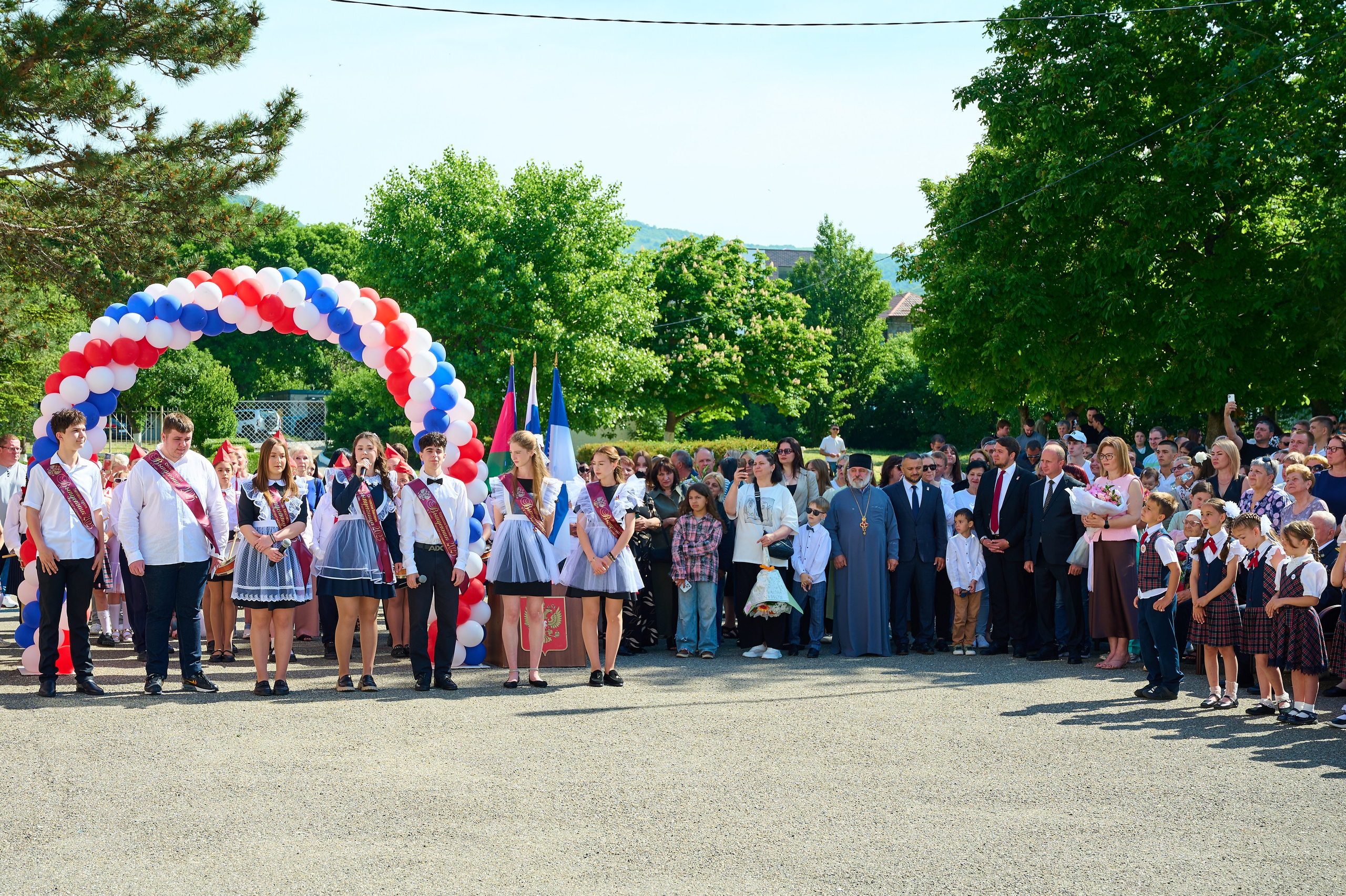 Последний звонок 2025. Жизнь курорта Кабардинка в фотографиях