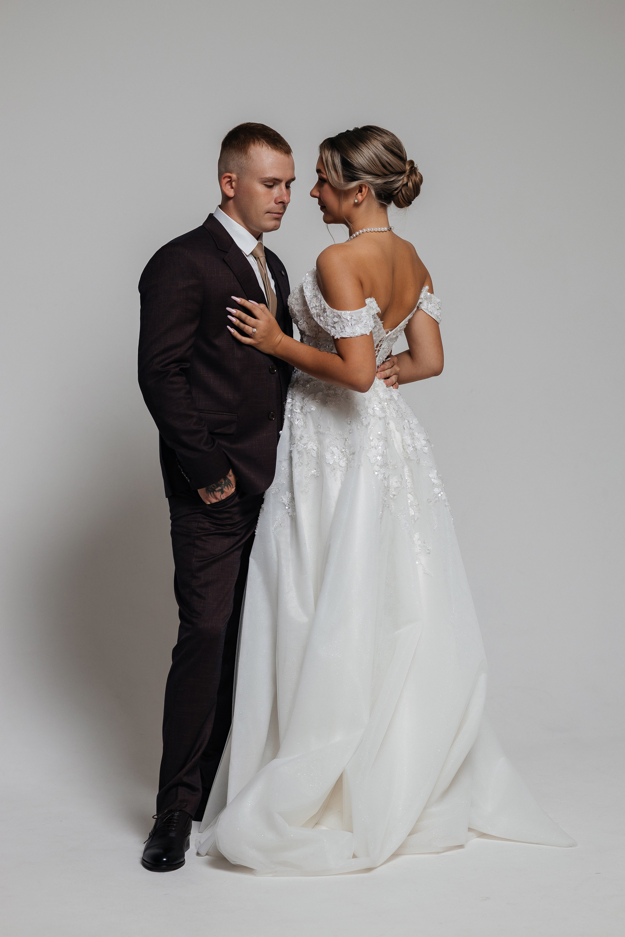 Красивая летняя свадьба в шатре. Олег Сверчков | Свадебный фотограф Вологда