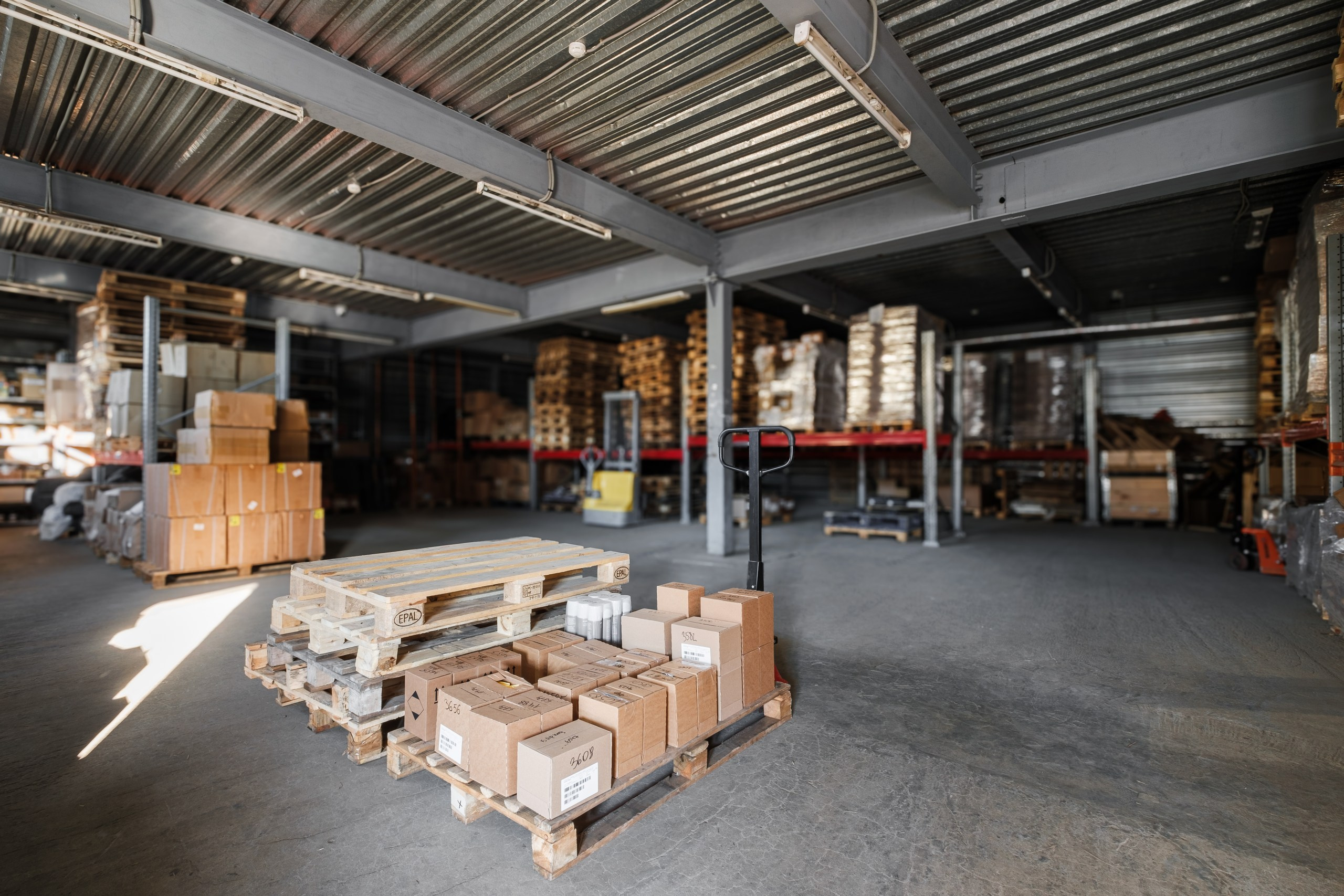 SaintPack, фуллфилмент. Интерьерный фотограф и видеограф в Санкт-Петербурге Вадим Балбашевский