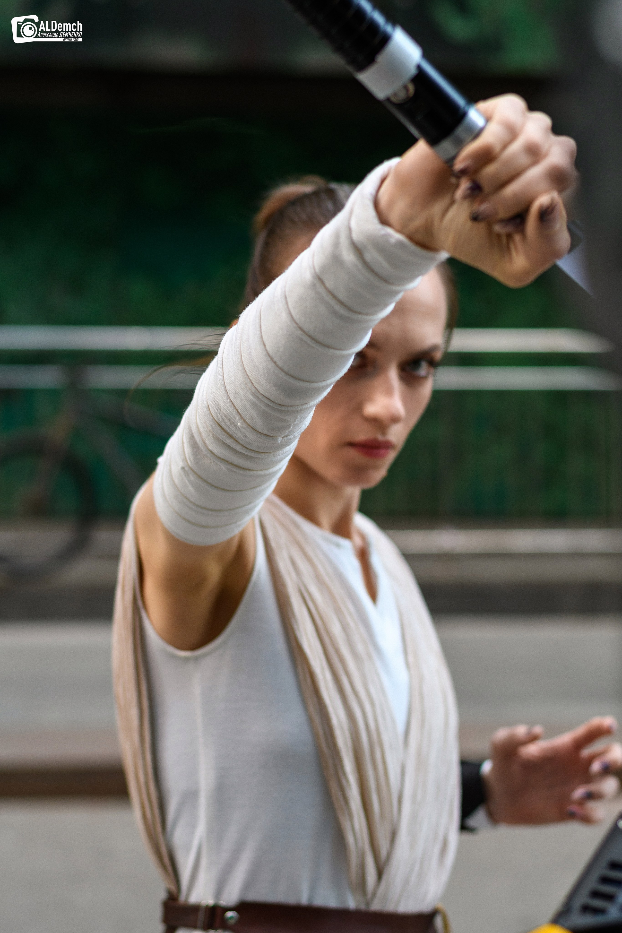 Рей против Мандалорца по звёздным войнам косплей фотосессия