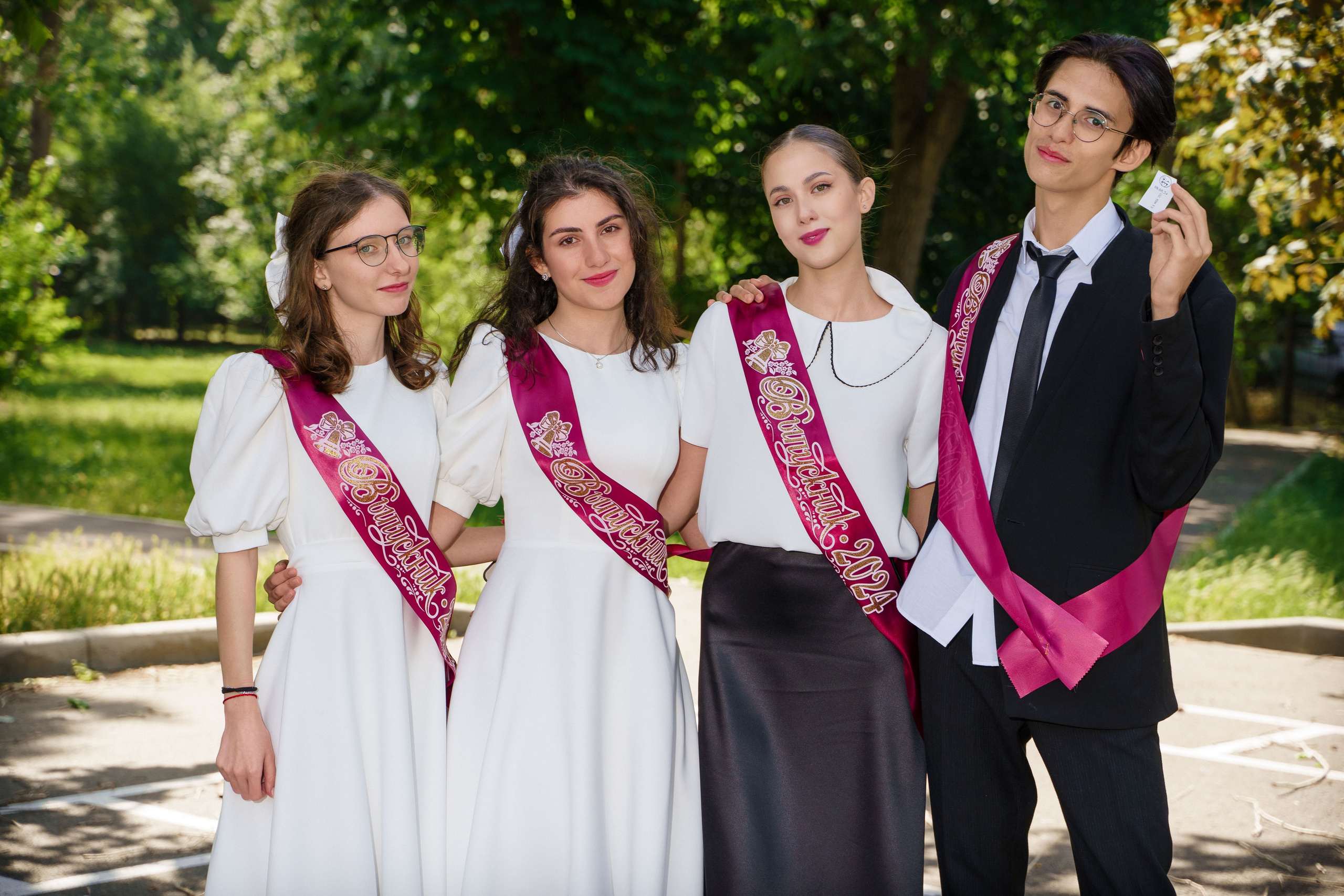 Последний звонок_Выпускники 11кл._Гимназия 18_2024 г. Фотографы из солнечного Краснодара Вадим и Надежда Митус