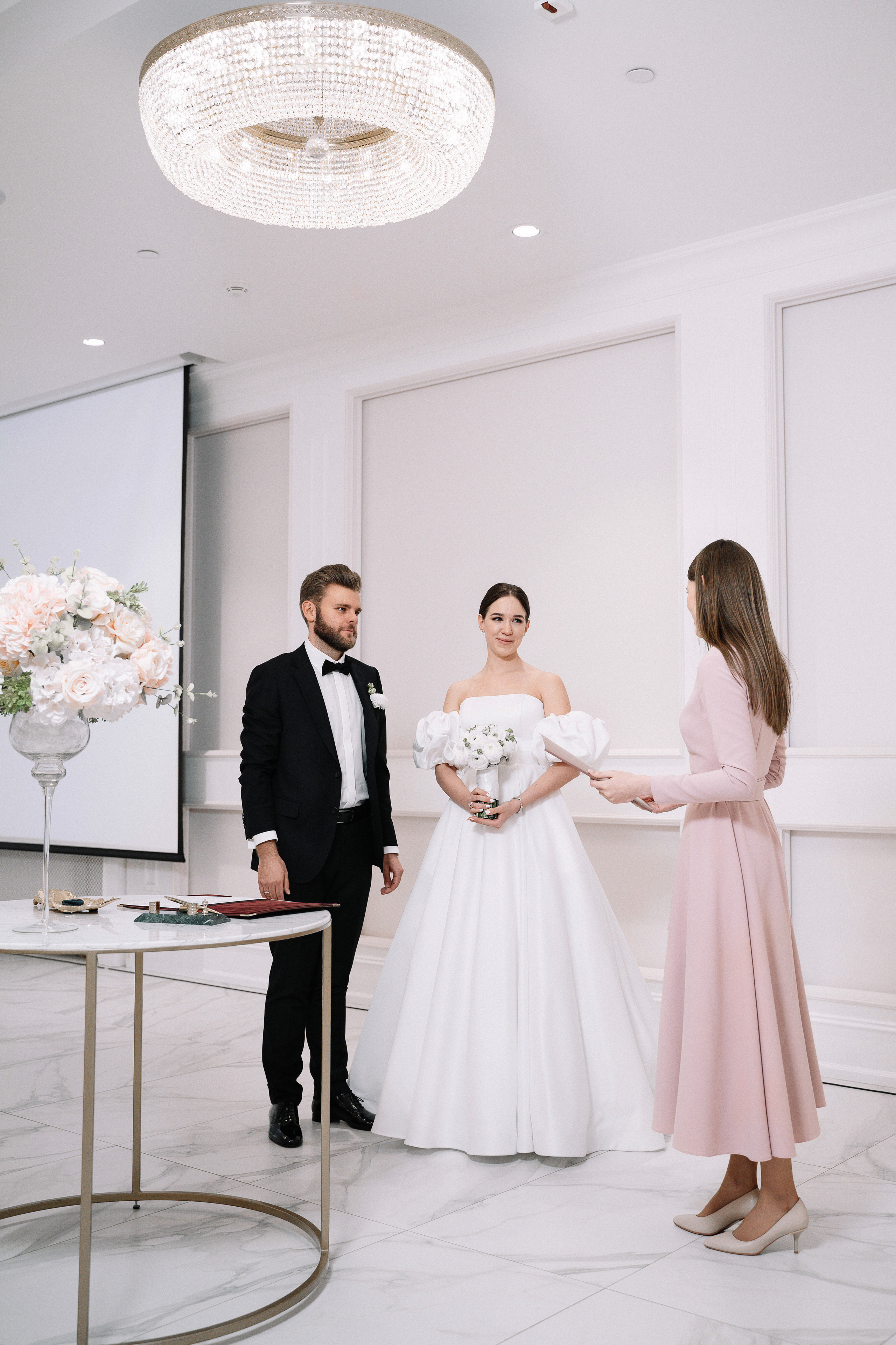 Свадебный фотограф на регистрации брака в The Great Hall Yakimanka