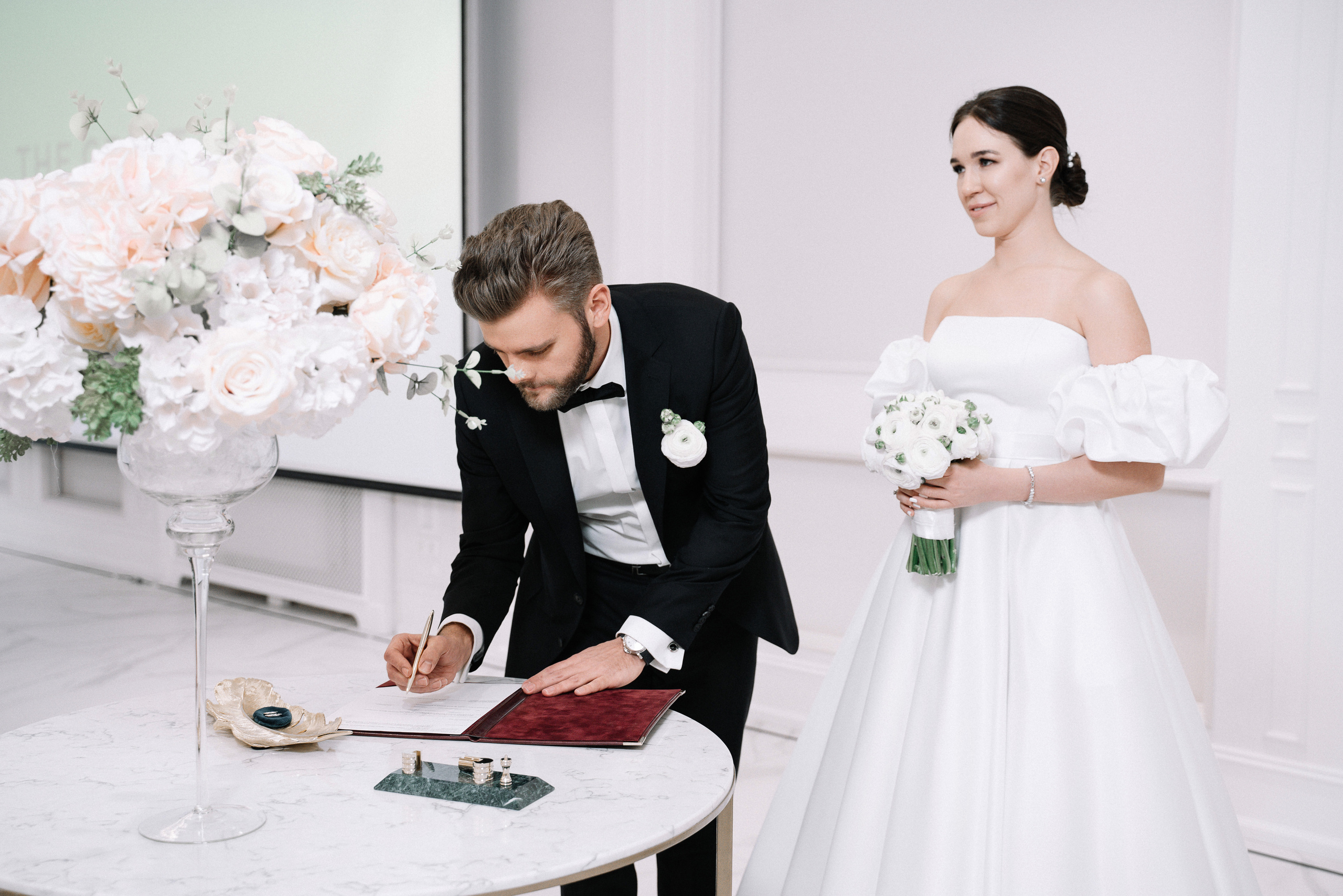 Свадебный фотограф на регистрации брака в The Great Hall Yakimanka