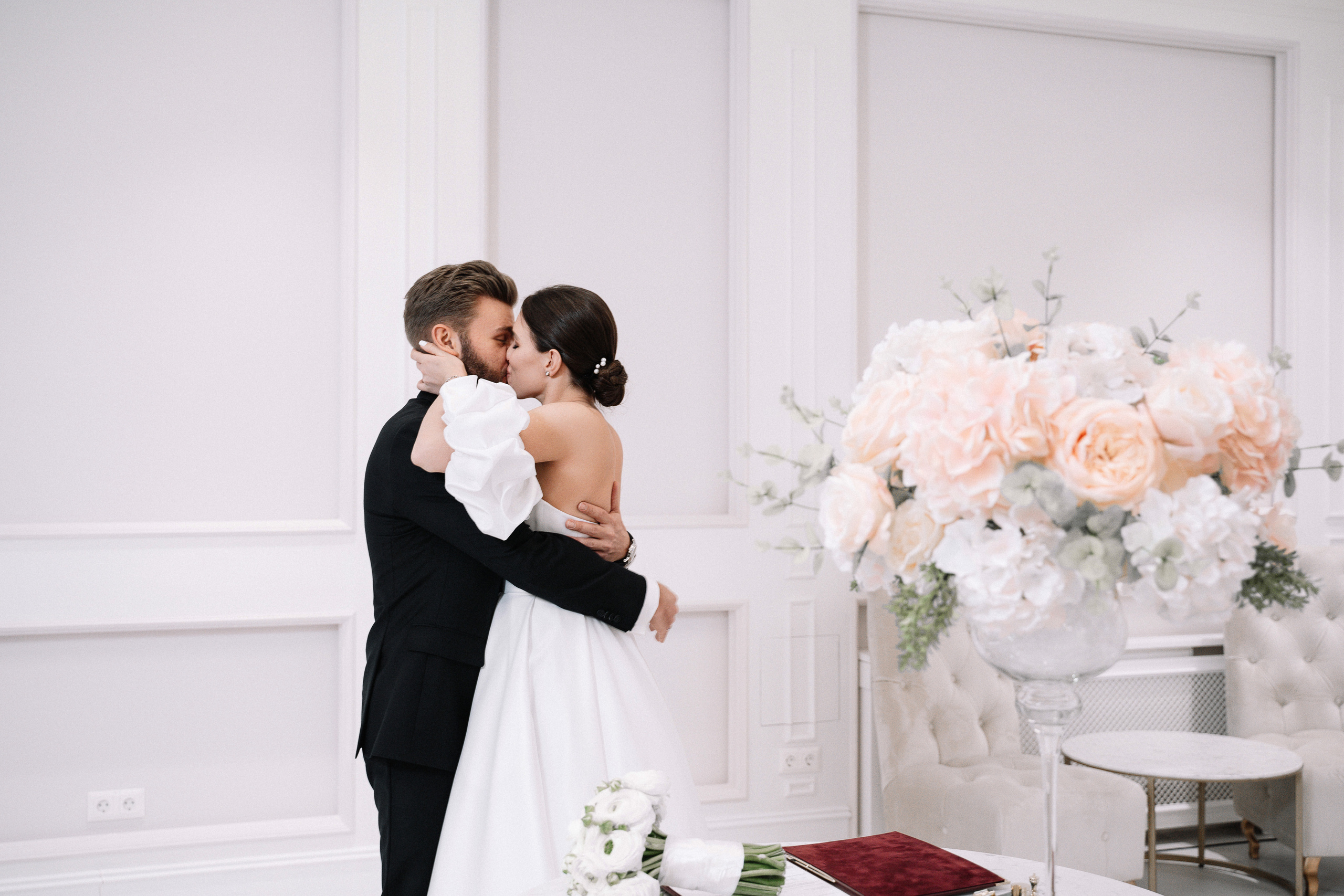 Свадебный фотограф на регистрации брака в The Great Hall Yakimanka