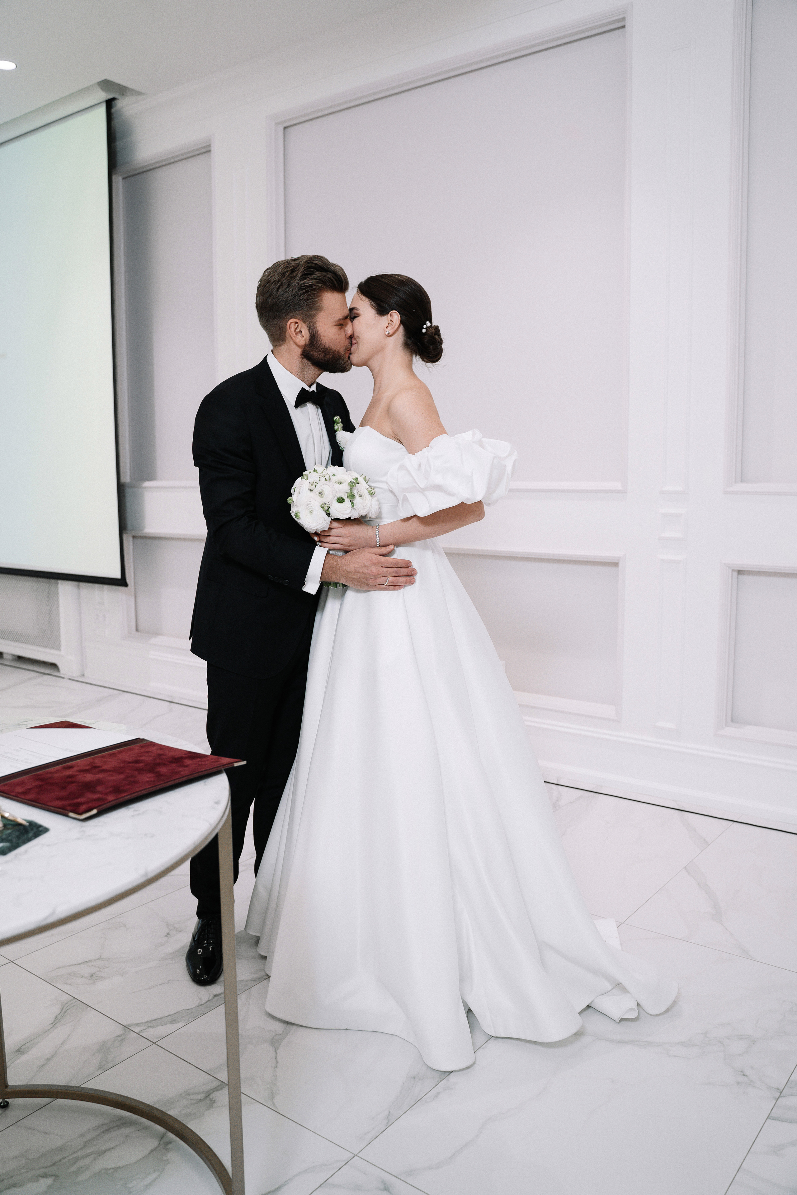 Свадебный фотограф на регистрации брака в The Great Hall Yakimanka