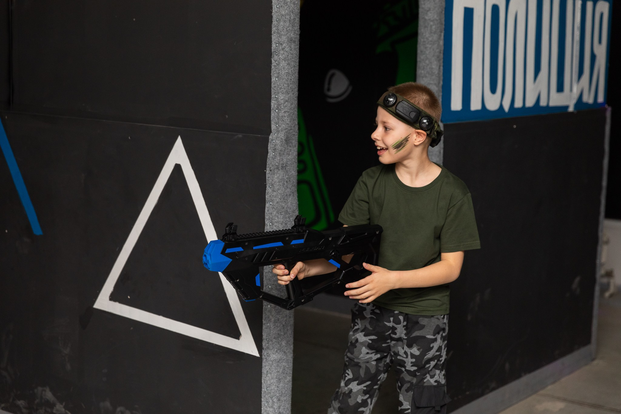 Платону 8 лет, лазертаг Zаряд. Фотограф Татьяна Генева