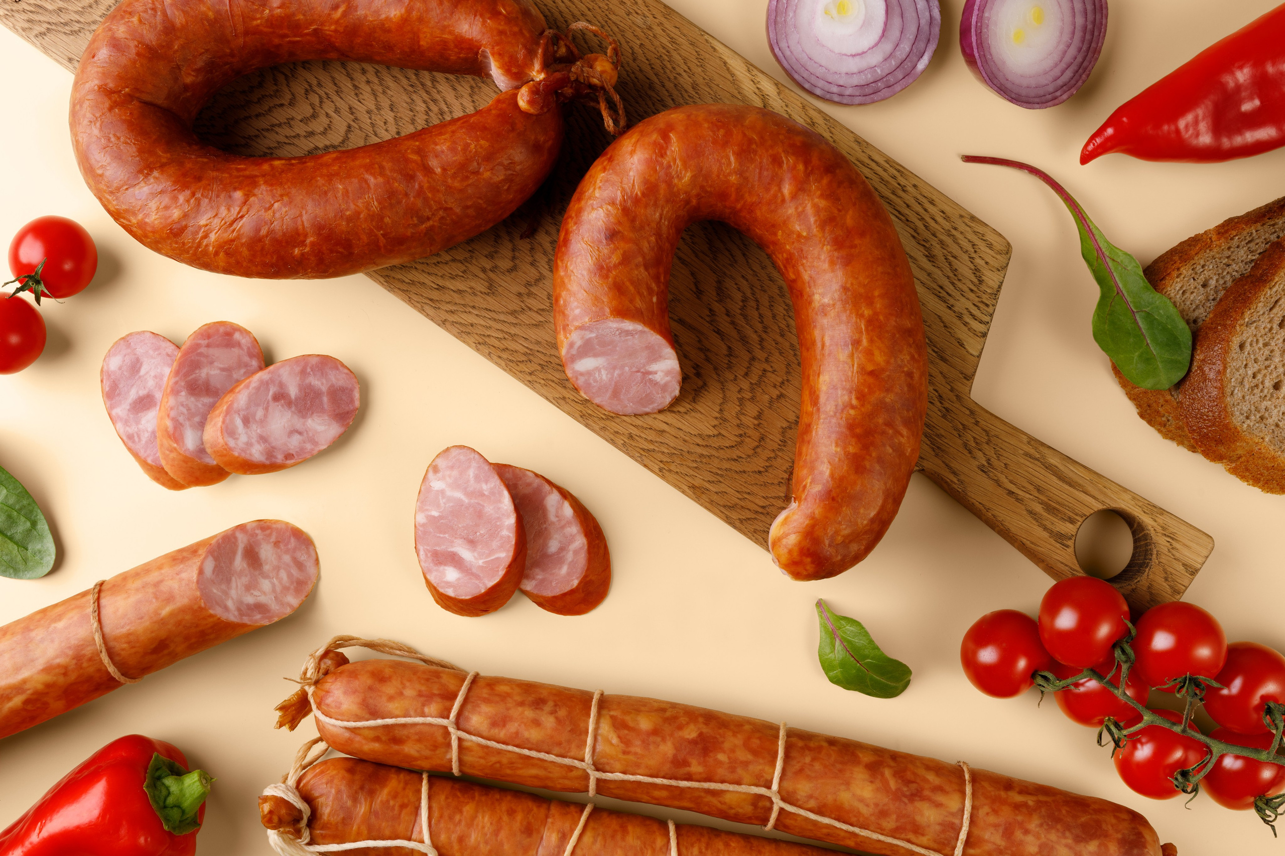 Фуд съемка колбас «ЗАПОВЕДНЫЕ ПРОДУКТЫ». Предметный фотограф Москва | Фуд-фотограф в Москве Елизавета Елизарова