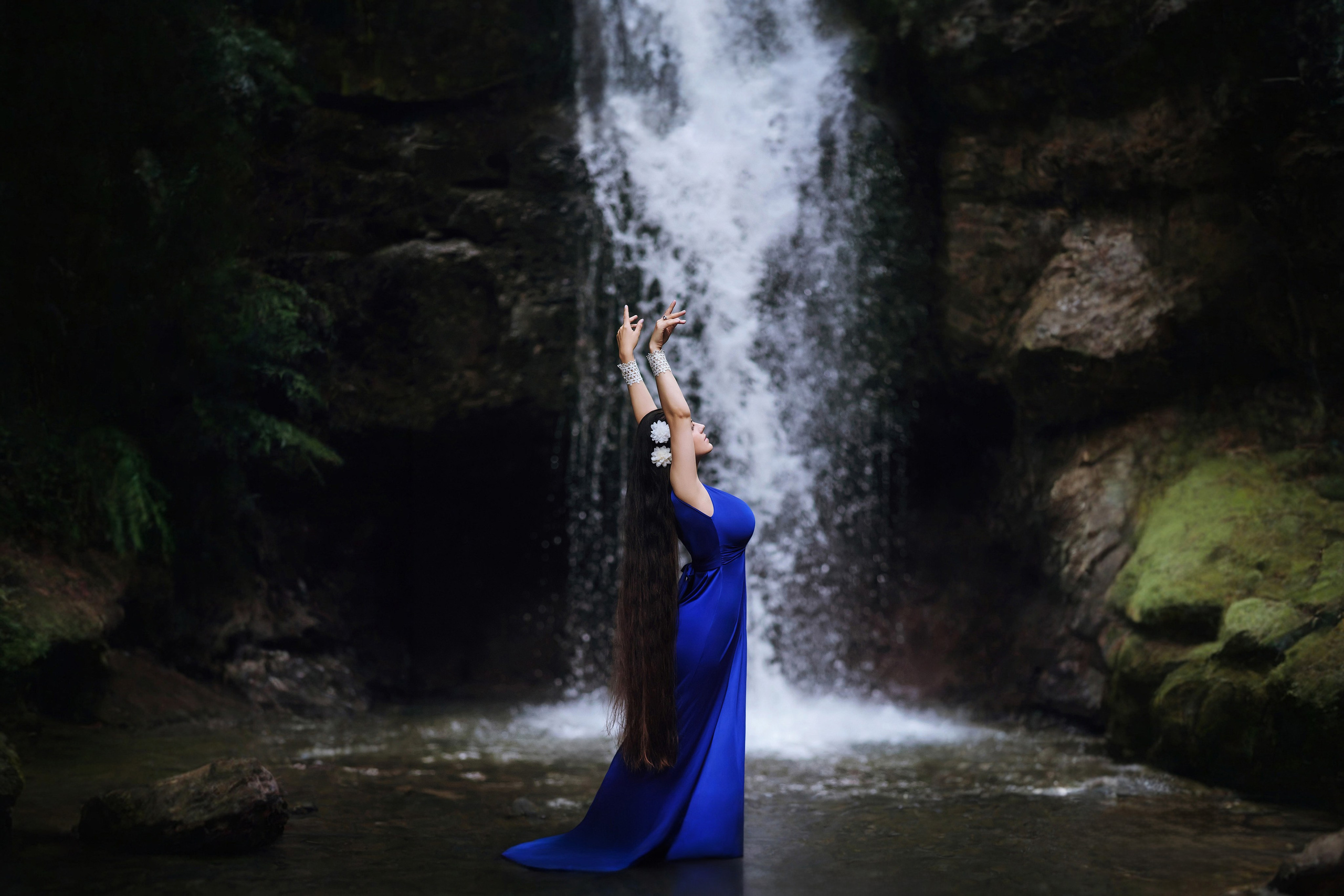 Фото с Ирой у Кравцовского водопада "Дикая пасть" в Приморье