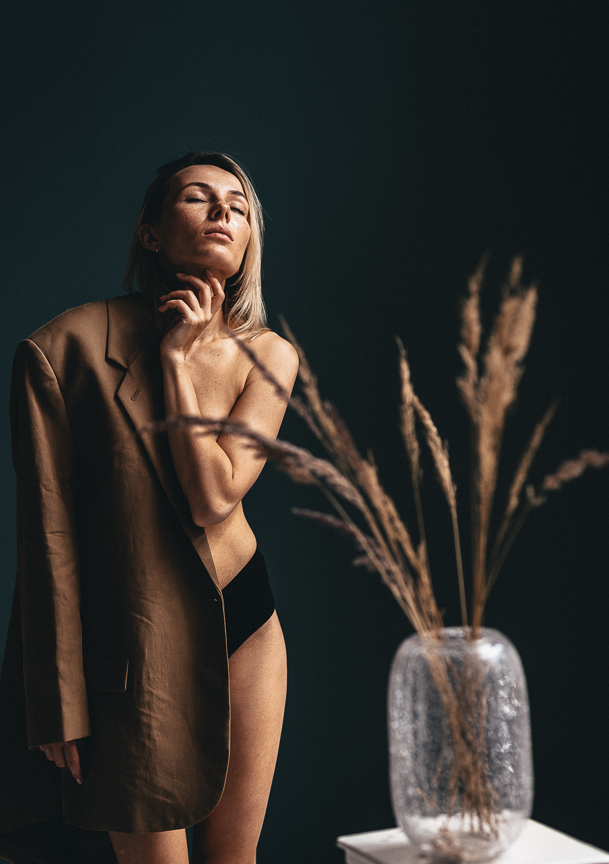 Эмоциональный фотосет в стиле минимализм. Фотограф-стилист в Москве Ольга Ракша