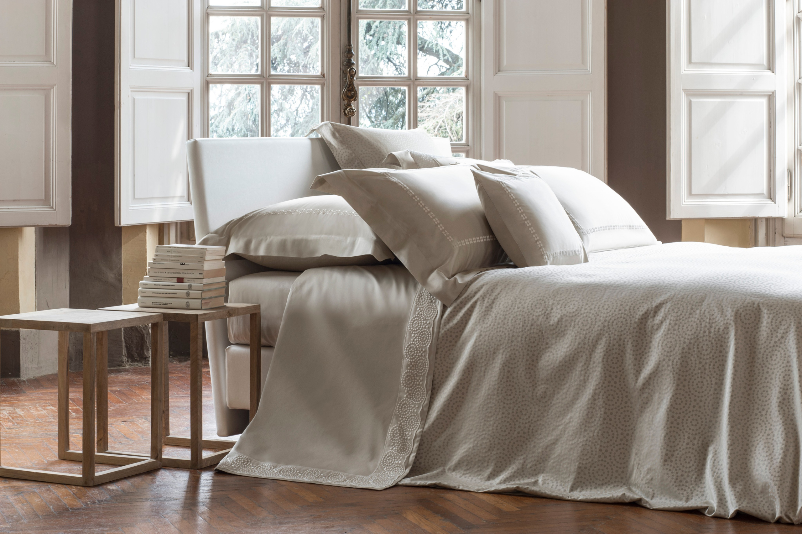 Worldmarine Collection — Luxury Textiles, Cashmere and Accessories for Yachts, Villas and Jets