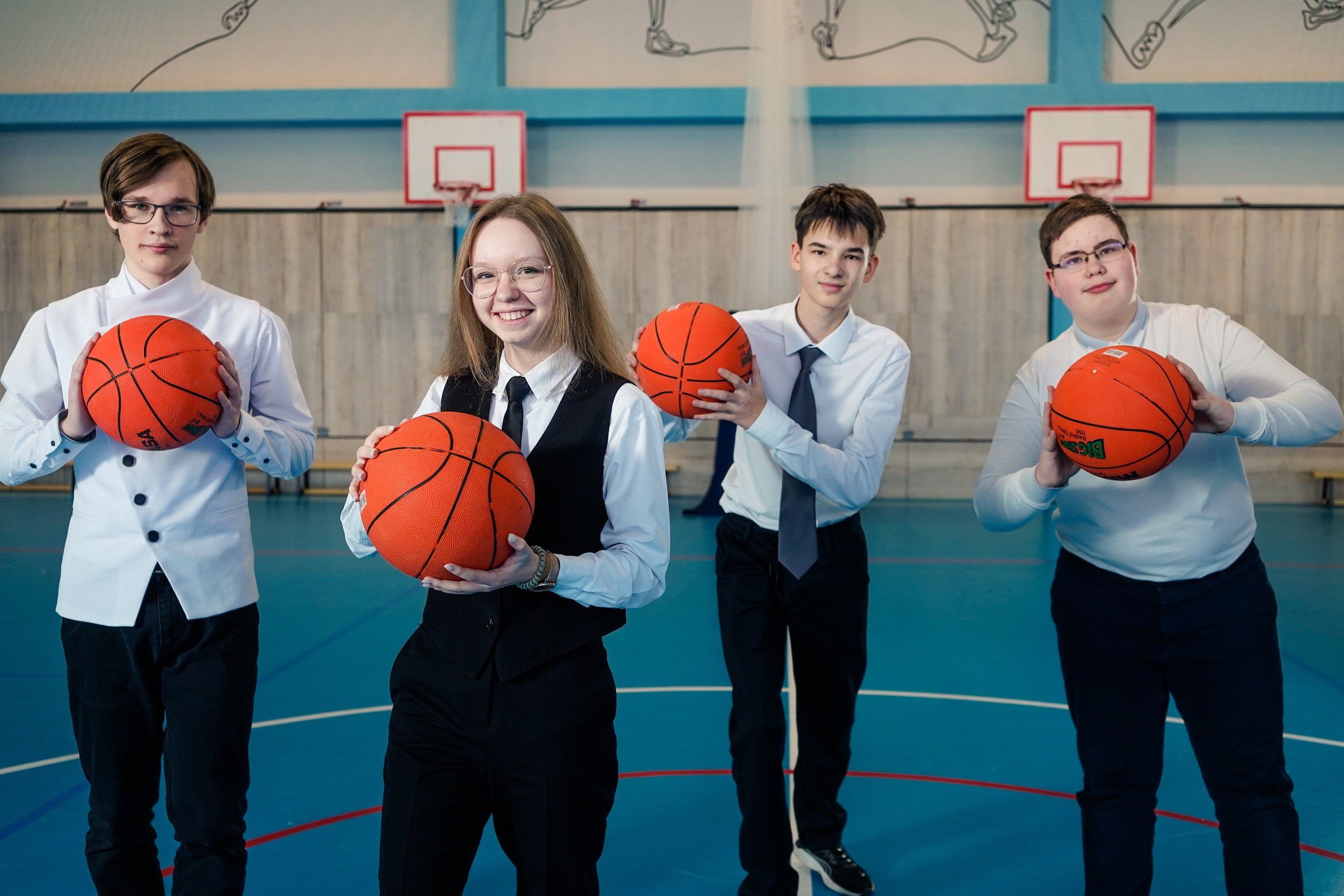 Гимназия № 40, 9 класс. Семейный и портретный фотограф в Екатеринбурге Анна Лобанова