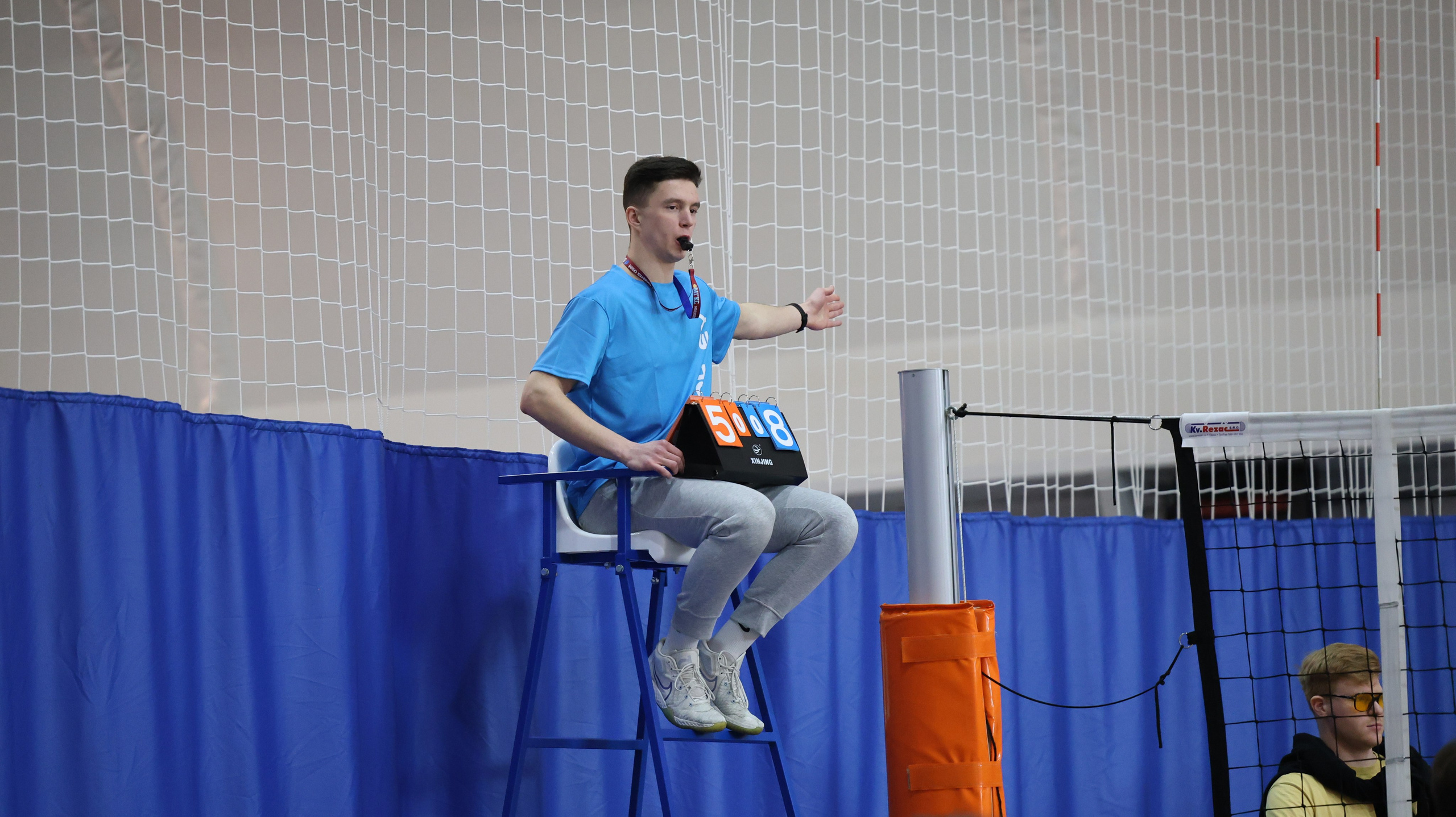 Волейбольный судья