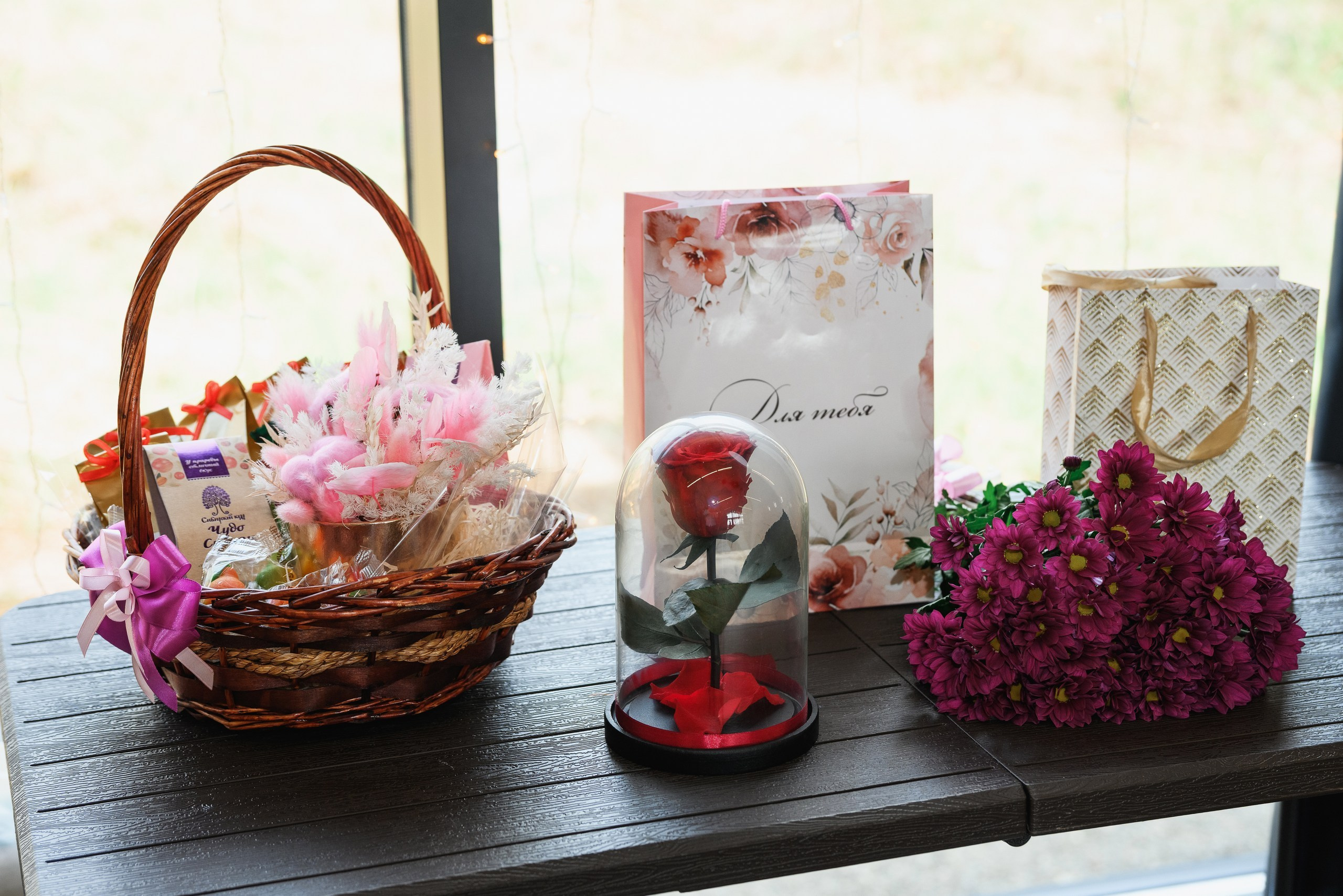 Фотосъемка дня рождения в Петропавловске-Камчатском. Яркая фотосессия дня рождения на природе в Петропавловске-Камчатском. Веселые моменты праздника с друзьями в кадре. Профессиональная съемка детских и взрослых дней рождения. Фотосессия дня рождения в Петропавловске-Камчатском.