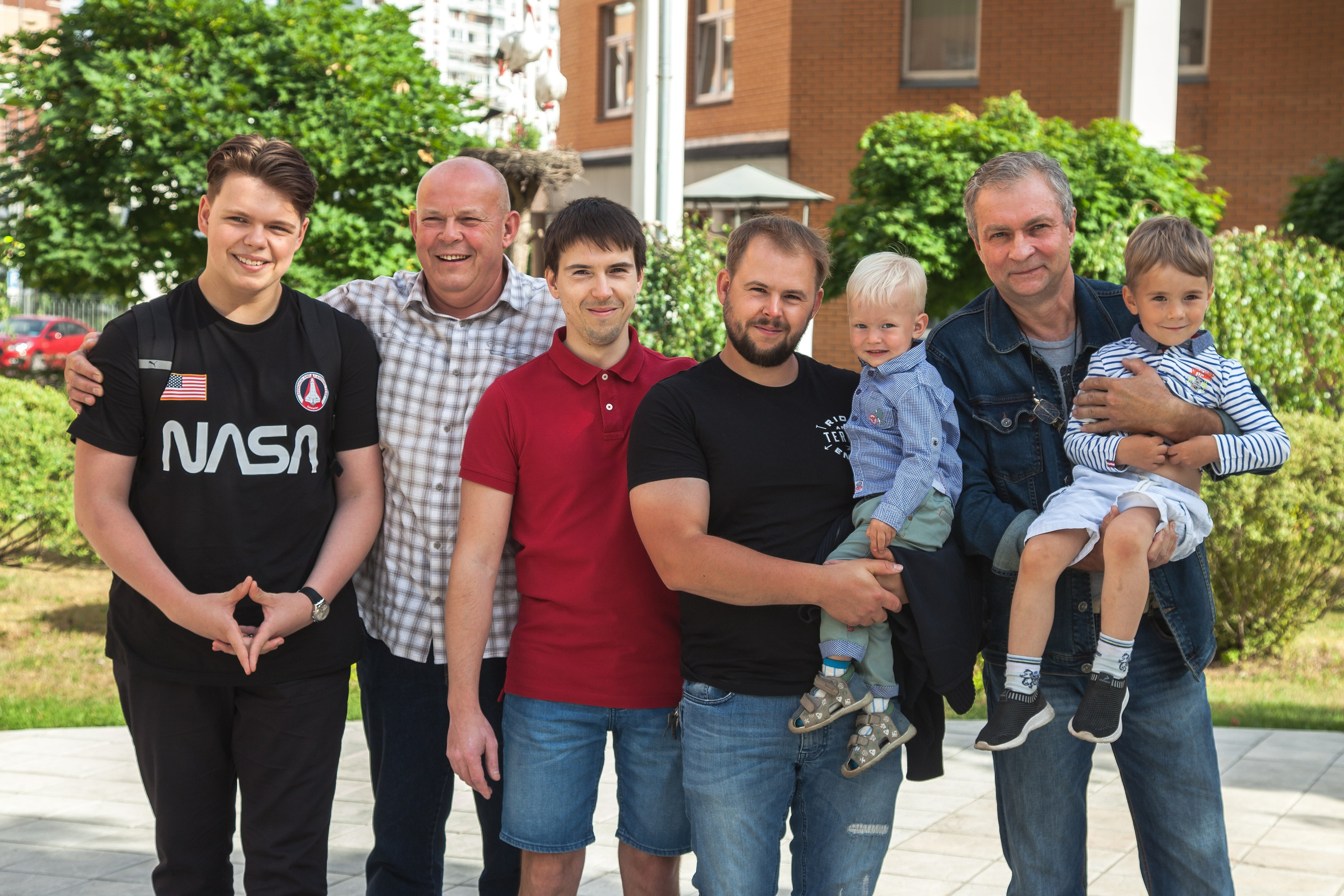 выписка из роддома - семейный портрет