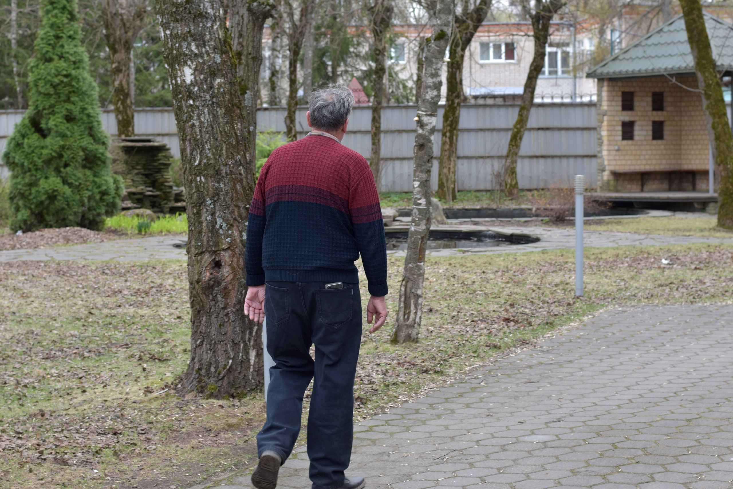 Добрый садовник (в процессе). Микс-медиа художница Надежда Пророкова