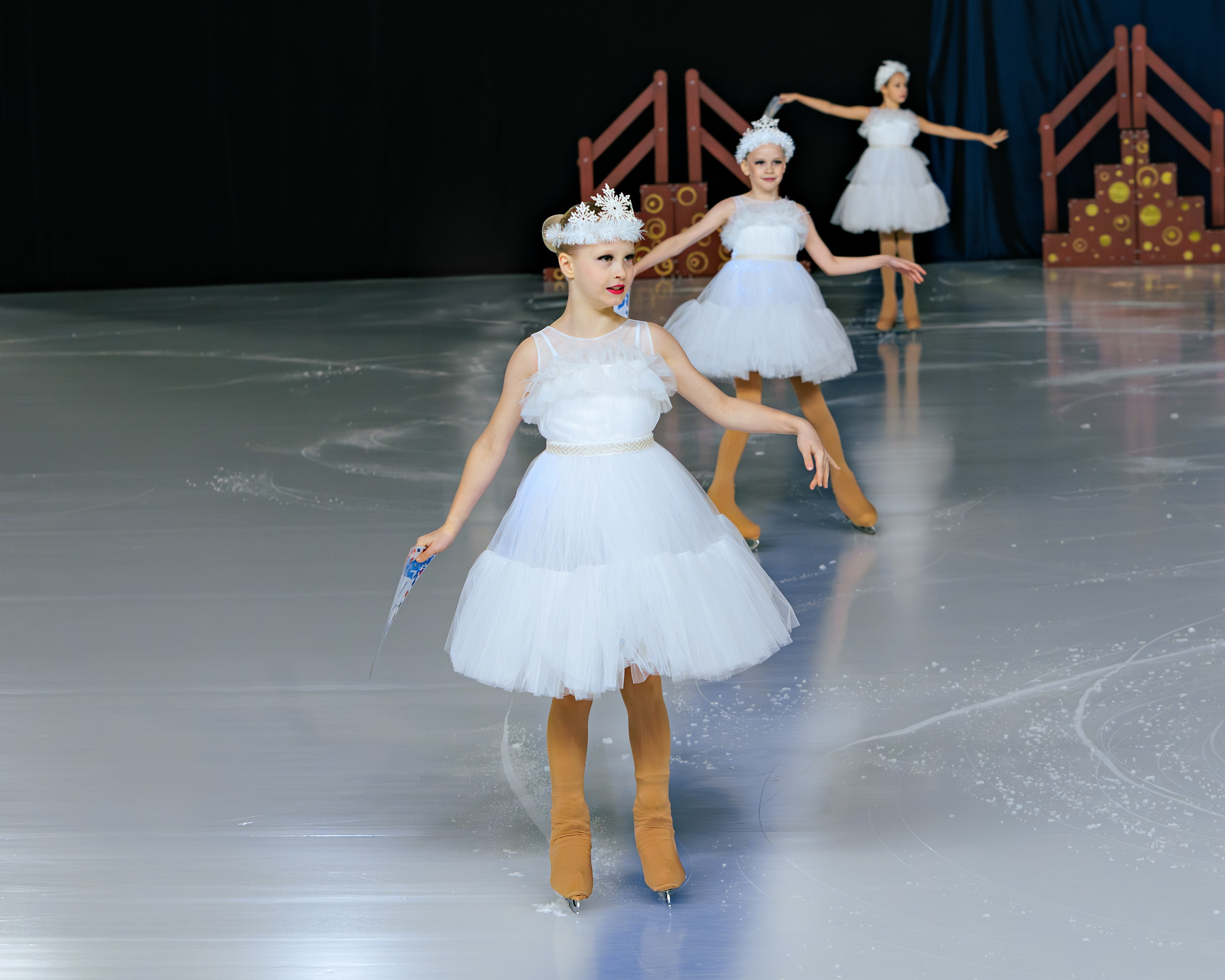 Детский театр на льду «АЛЕКО». Выпускные альбомы и школьный фотограф в Подольске, Троицке, Щербинке, Москве и Московской области