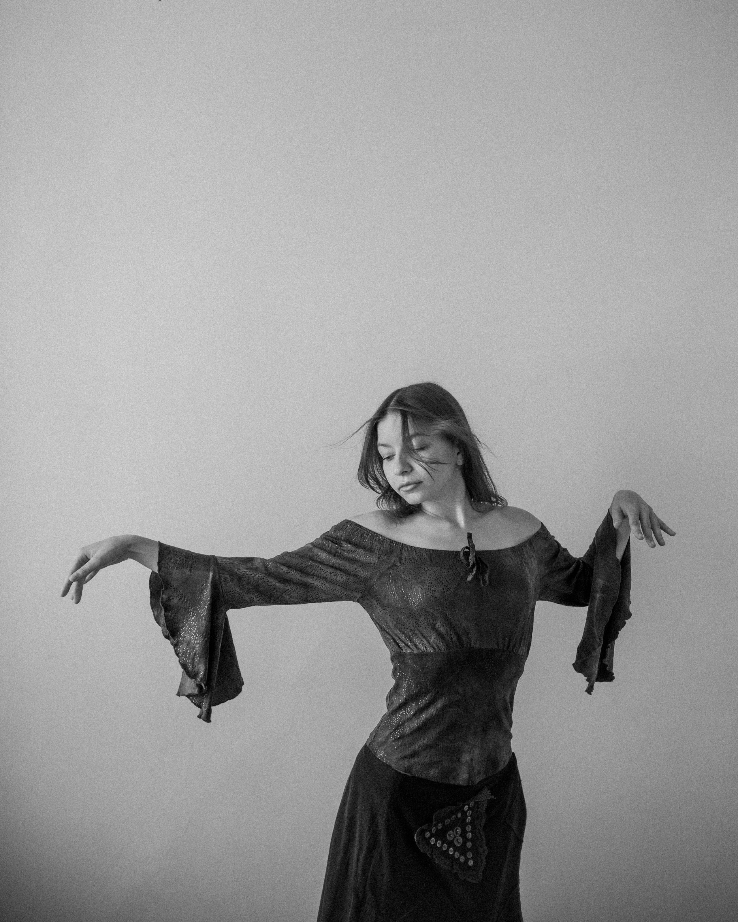 Аня. Женский фотограф. Создатель украшений ручной работы. Модель