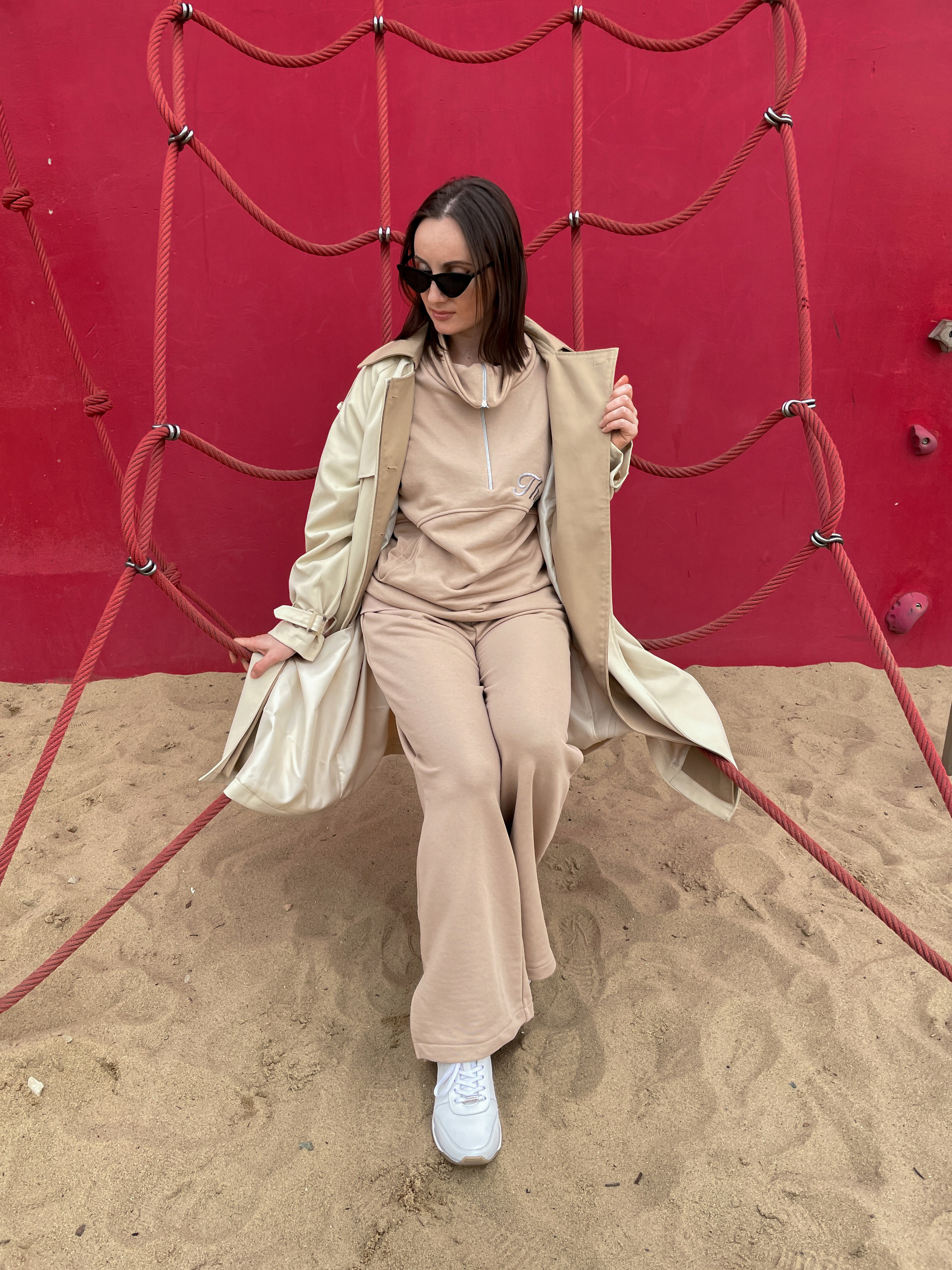 Уличная фотосъемка для контента на айфон. AI Фотограф Краснодар: мужские и женские фотосессии, стилизация съемки. Нейро-фотосессии онлайн