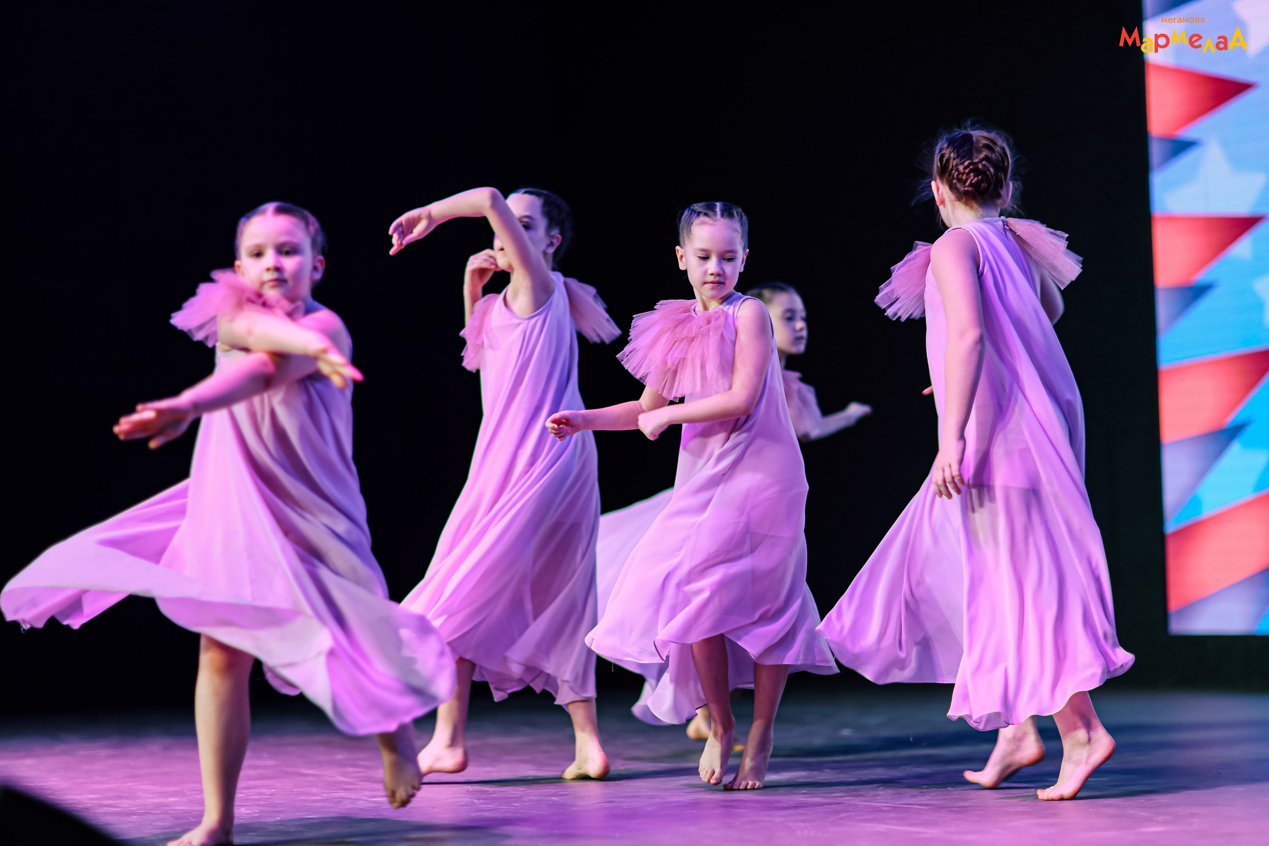 14.02 Любовь без границ в Мегамолл Мармелад. Команда специалистов в мире фотографии и видео. Детский фотограф, семейный фотограф