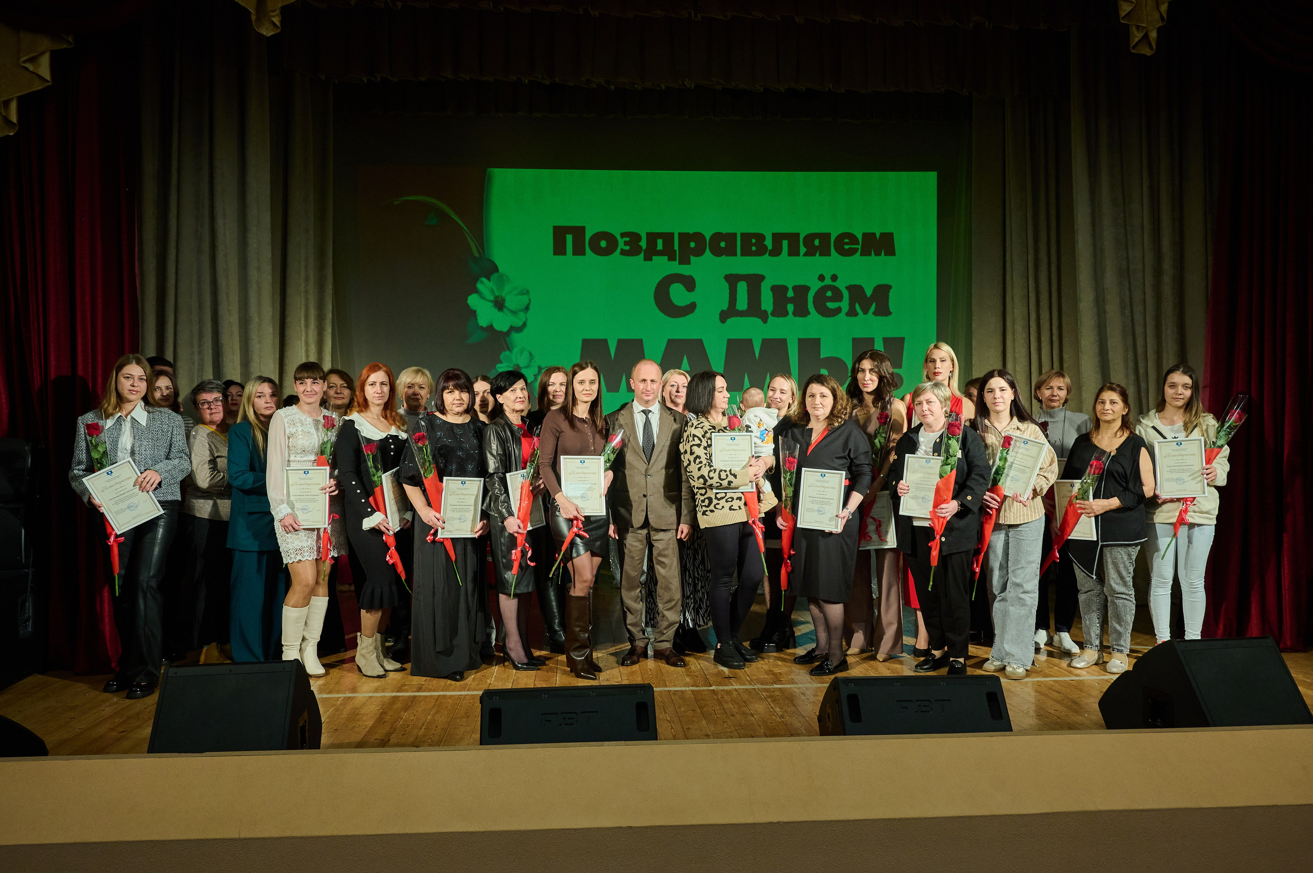 День матери Кабардинка. Жизнь курорта Кабардинка в фотографиях