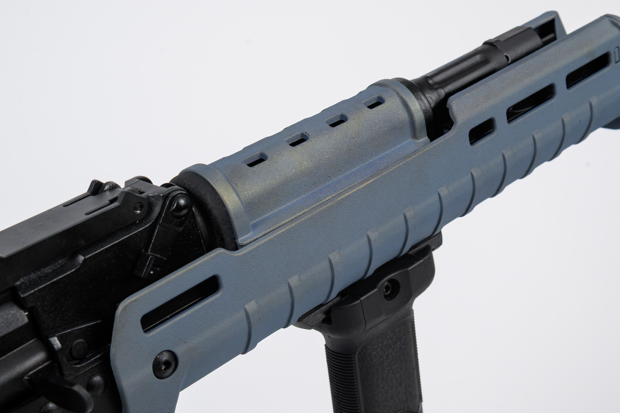 Покраска краской Cerakote. Страйкбольная мастерская Бигич Воркшоп