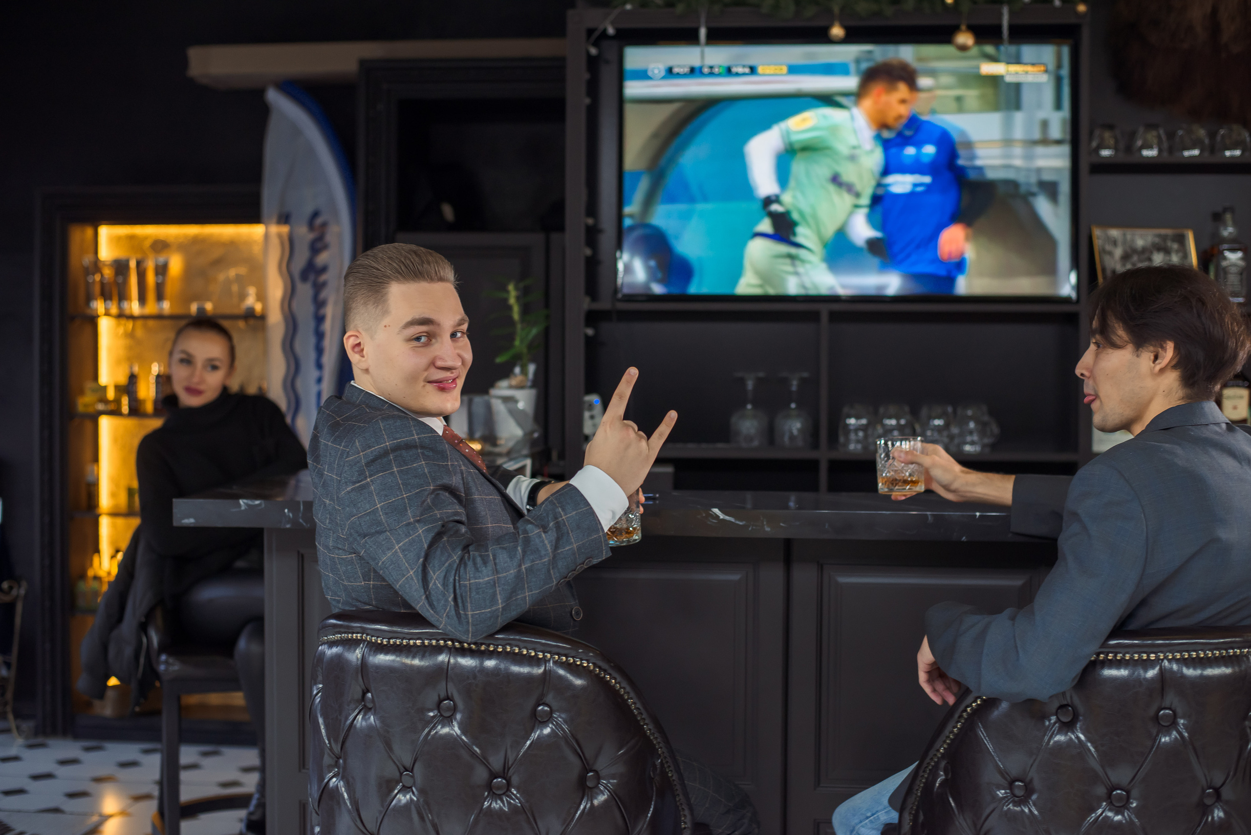 Фотосъемка сборов жениха. Свадебный фотограф Калининград | Москва|