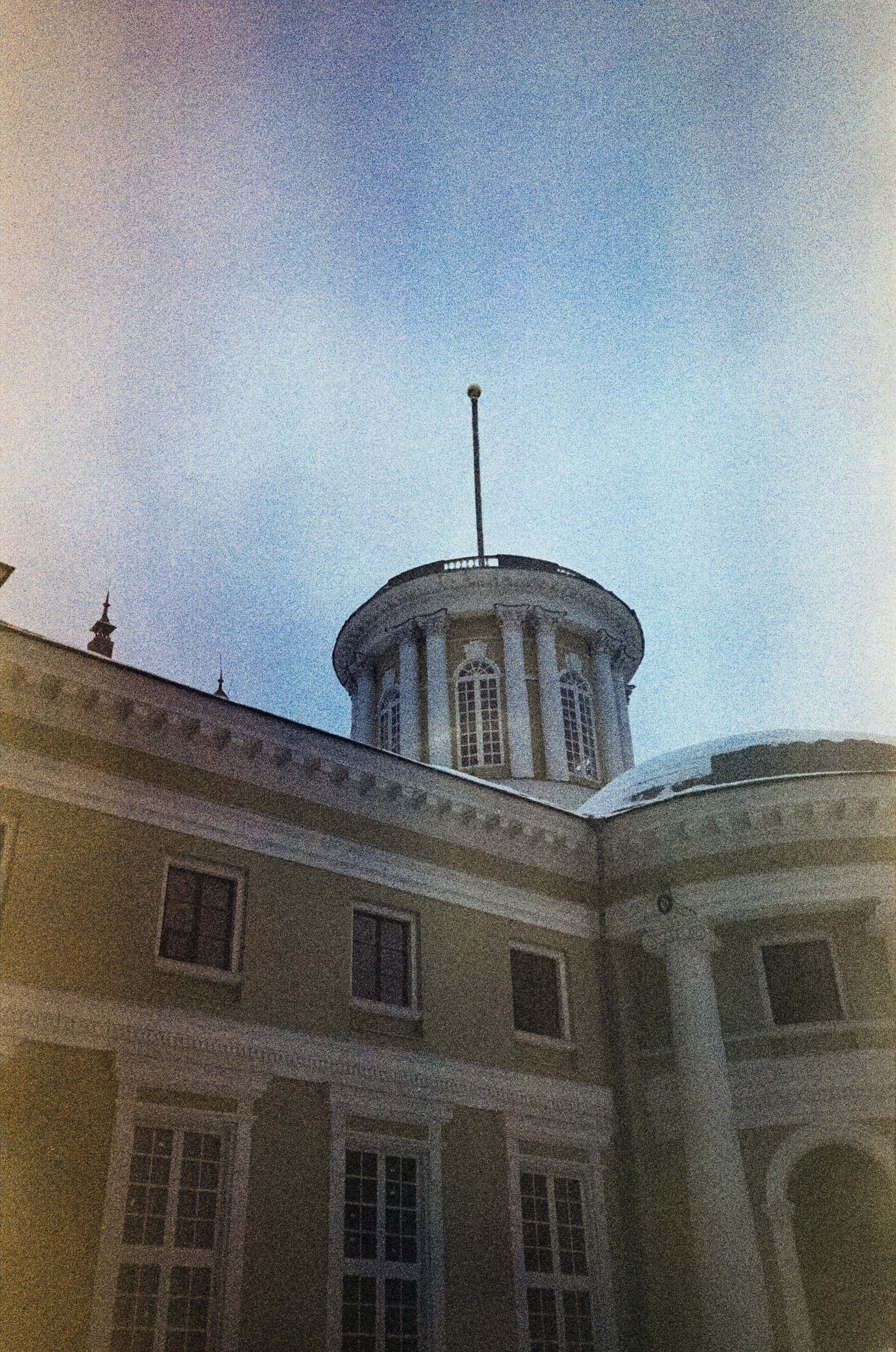 Fujicolor Superia 200 (просрочка) / Cosina CX-1 / 6 января 2025 года Усадьба Архангельское