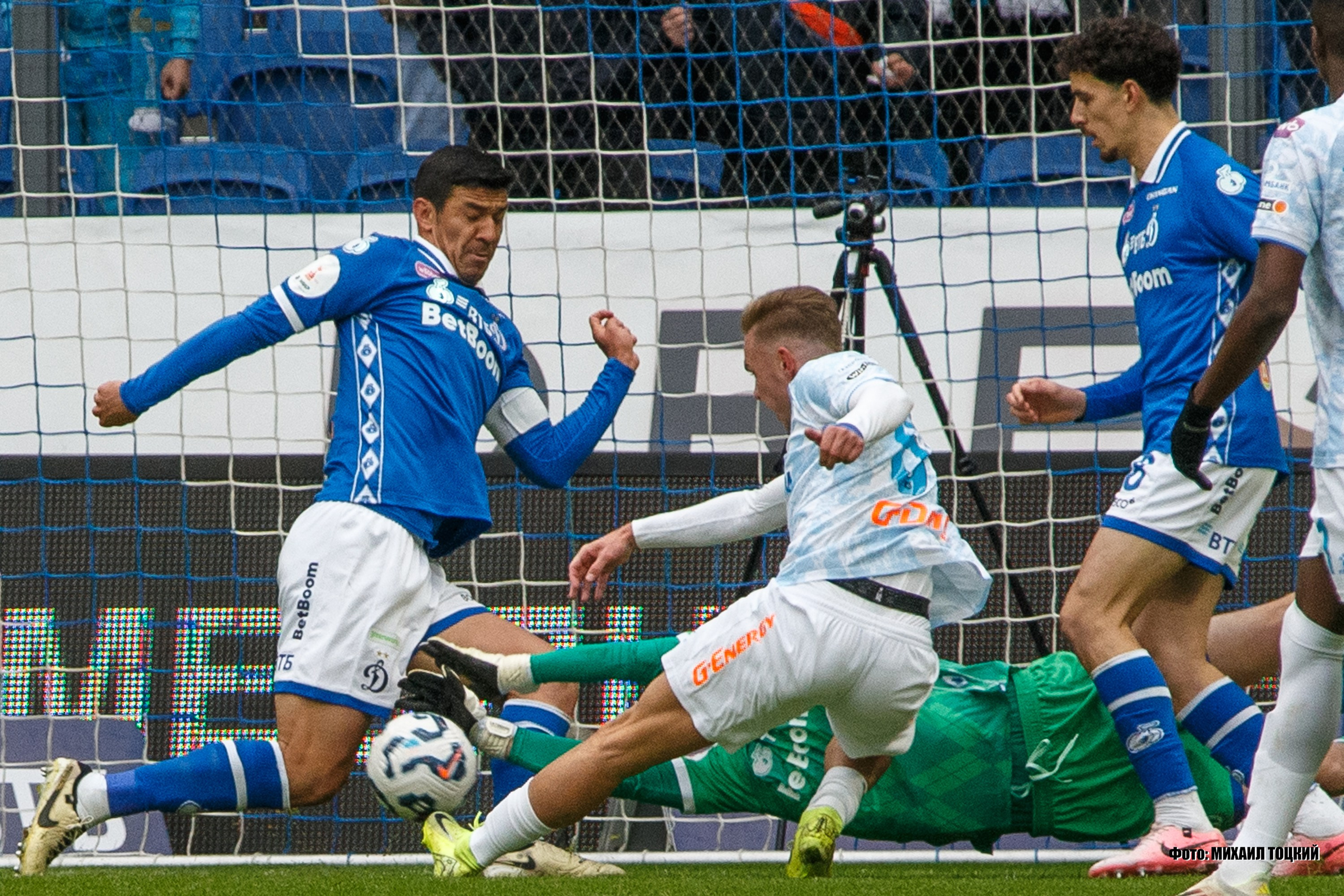 Фоторепортаж. РПЛ 26 тур. Динамо — Зенит. Михаил Тоцкий портретный и репортажный фотограф в Москве