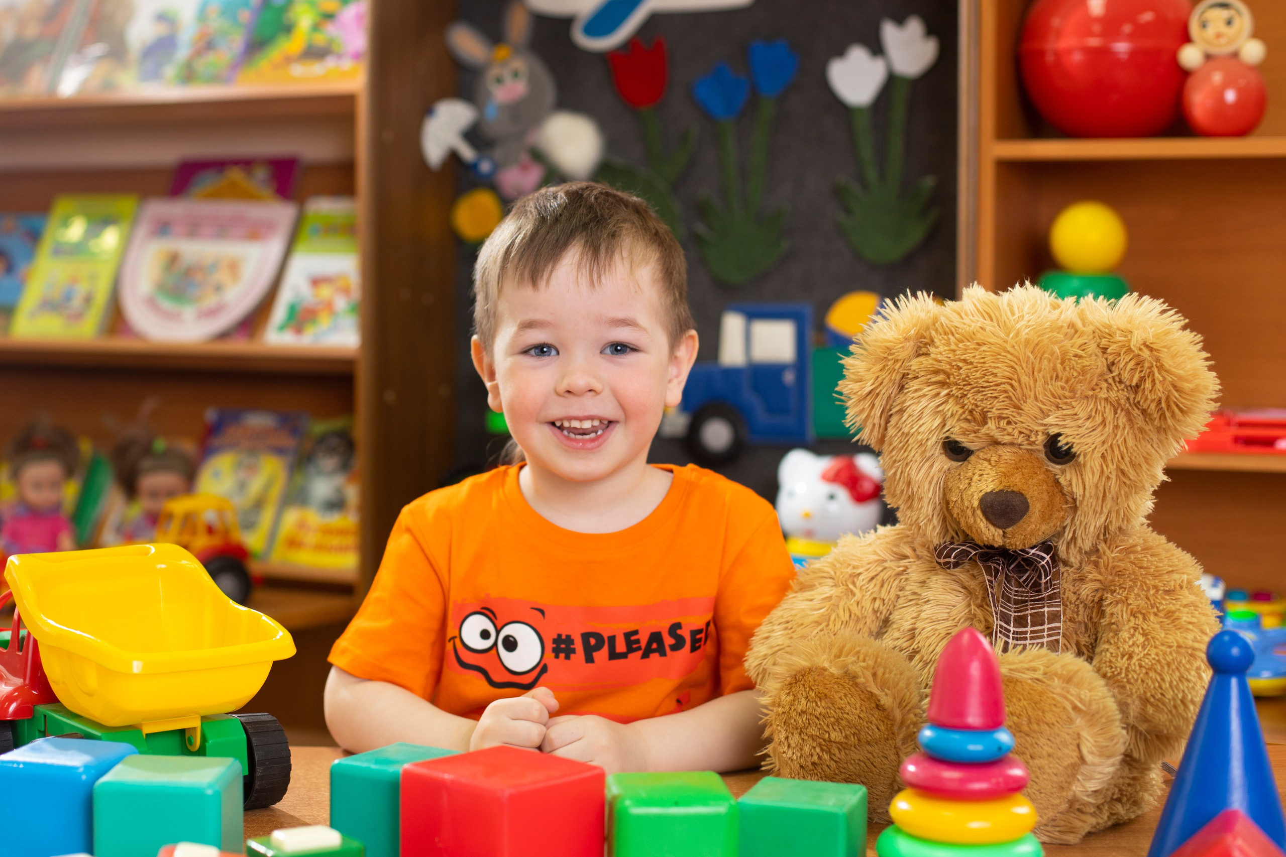 Один день в детском саду. ВЫПУСКНЫЕ АЛЬБОМЫ для детского сада и школы Санкт-Петербург и Лен. область