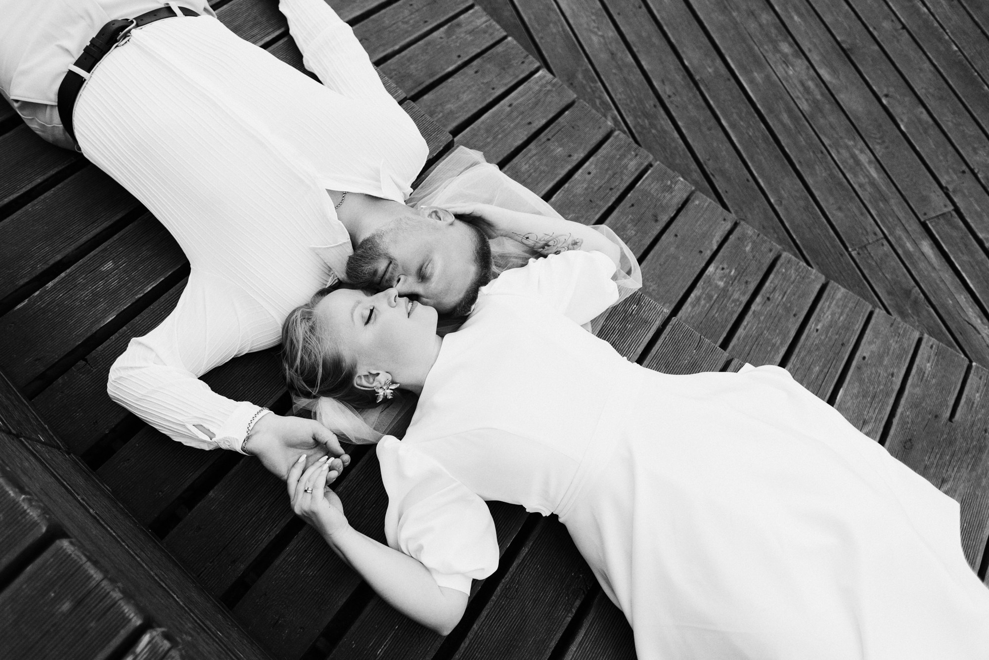 Свадебный фотограф в Тюмени — Фотосессия Павла и Марии на Набережной. Портретный фотограф Тюмень Дарья Мустафина