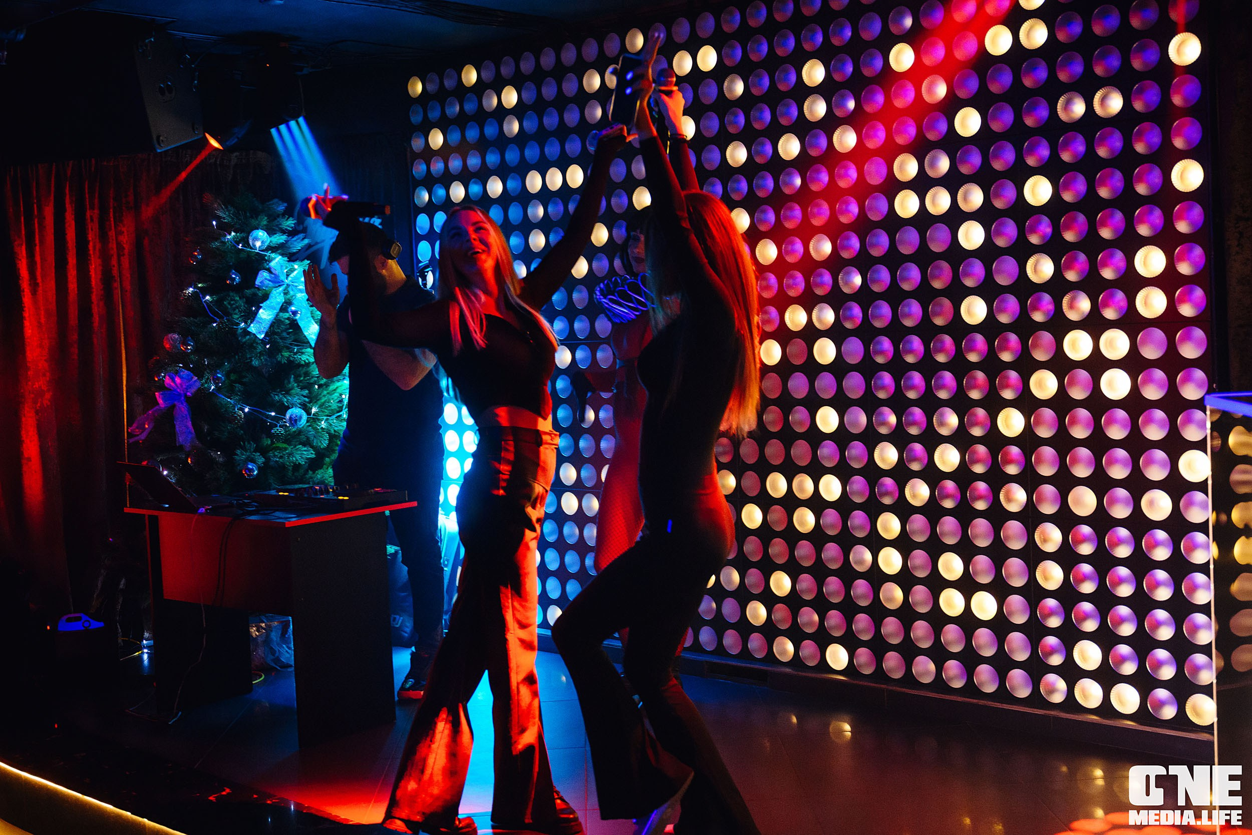 Фоторепортаж из караоке-клуба Эйфория. One Media Life: фоторепортажи, фотоотчеты с мероприятий и заведений