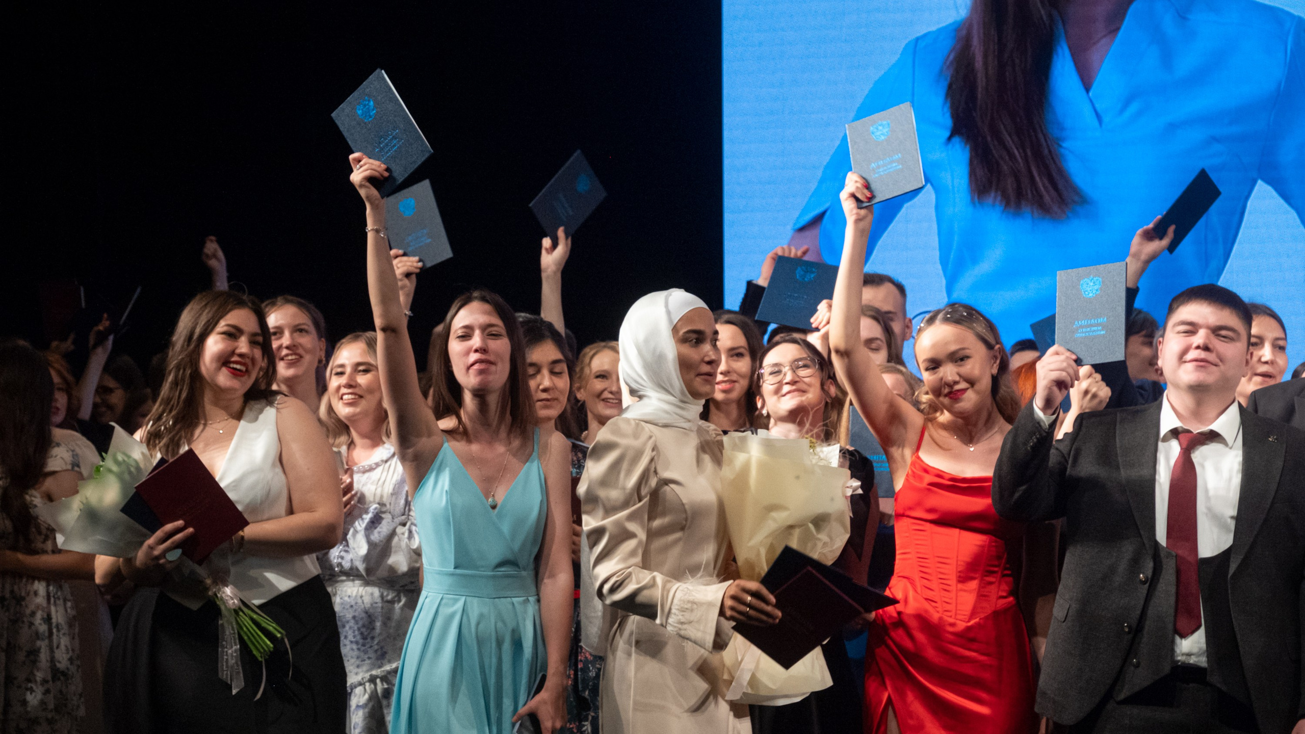 Выпускной Педиатрического факультета КГМУ 2024. Репортажный фотограф в Казани Павел Серпокрылов