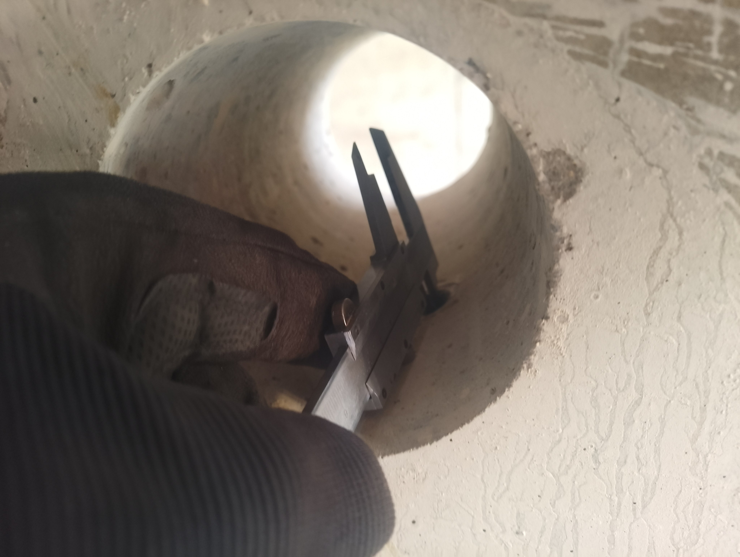 Поиск внутренних дефектов в бетоне монолитного железобетонного пилона ультразвуковым эхометодом (метод ультразвуковой эхо-томографии).