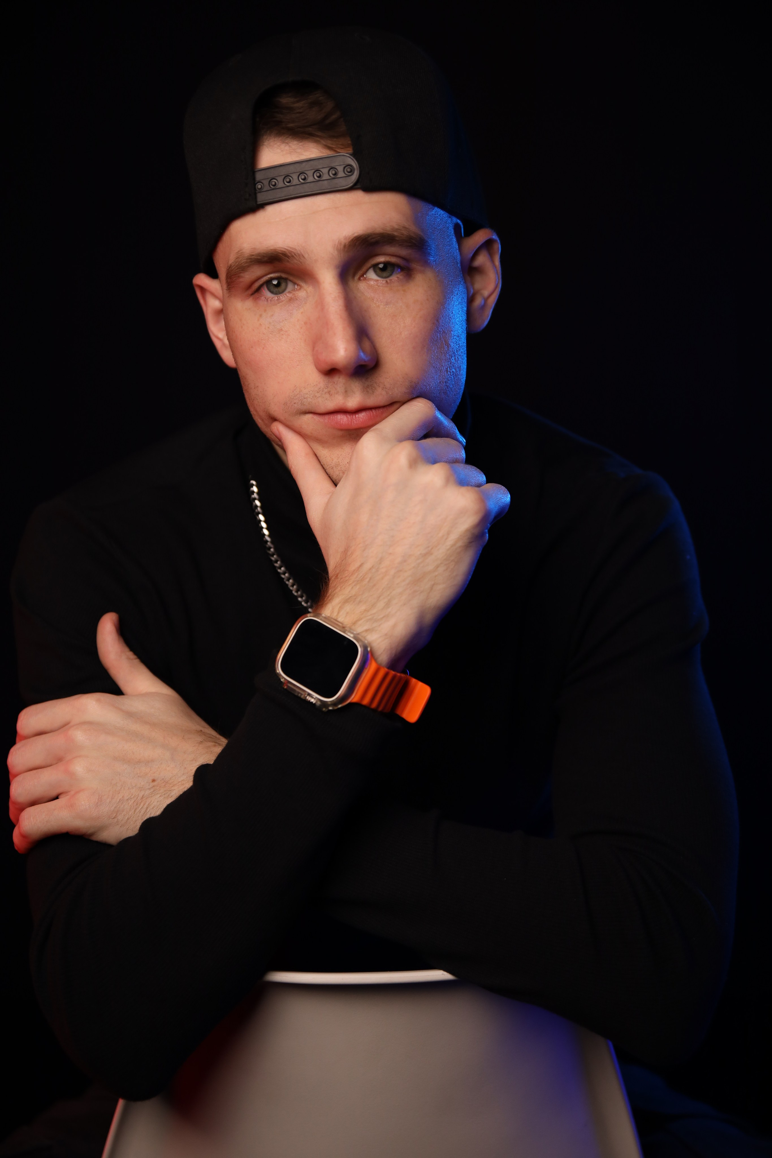 The White hat Alex. Профессиональный фотограф в Воронеже Владислав Крылов