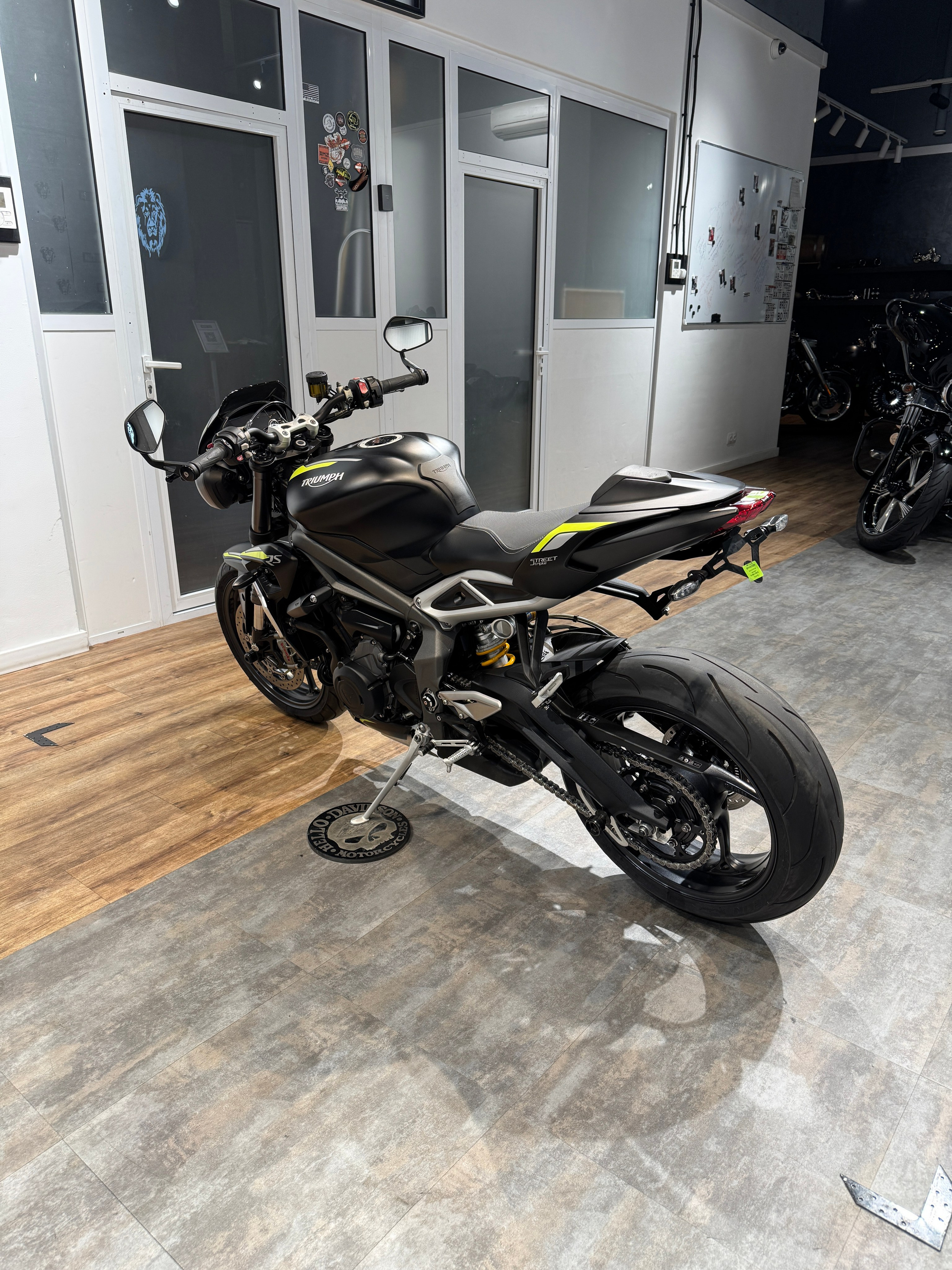 Triumph Street Triple 765 RS 2020. Hello Davidson, Москва. Только хорошие мотоциклы…
