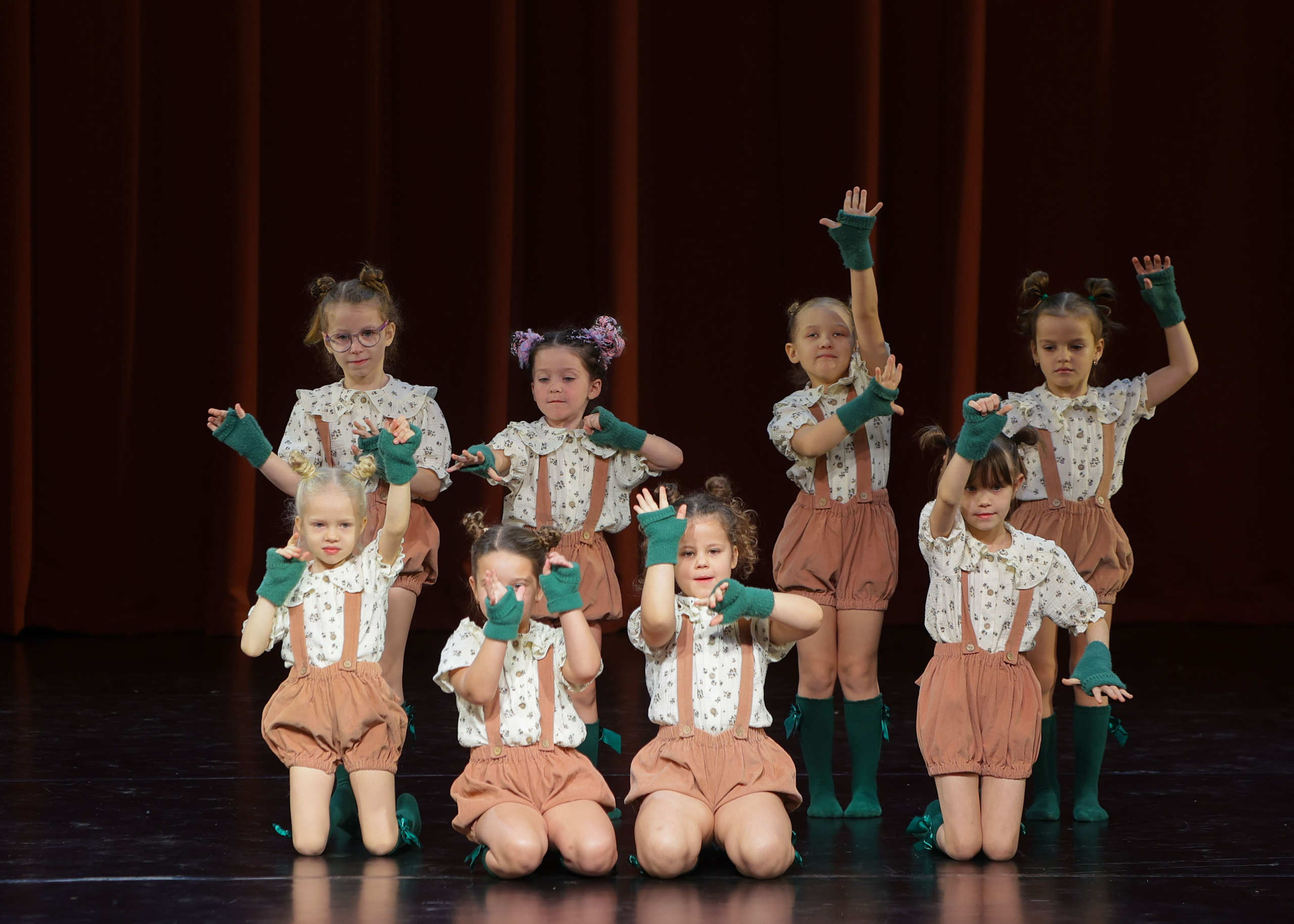 Фестиваль хореографического искусства «КУБОК ЛЕГЕНДЫ — 2025». Выпускные альбомы и школьный фотограф в Подольске, Троицке, Щербинке, Москве и Московской области