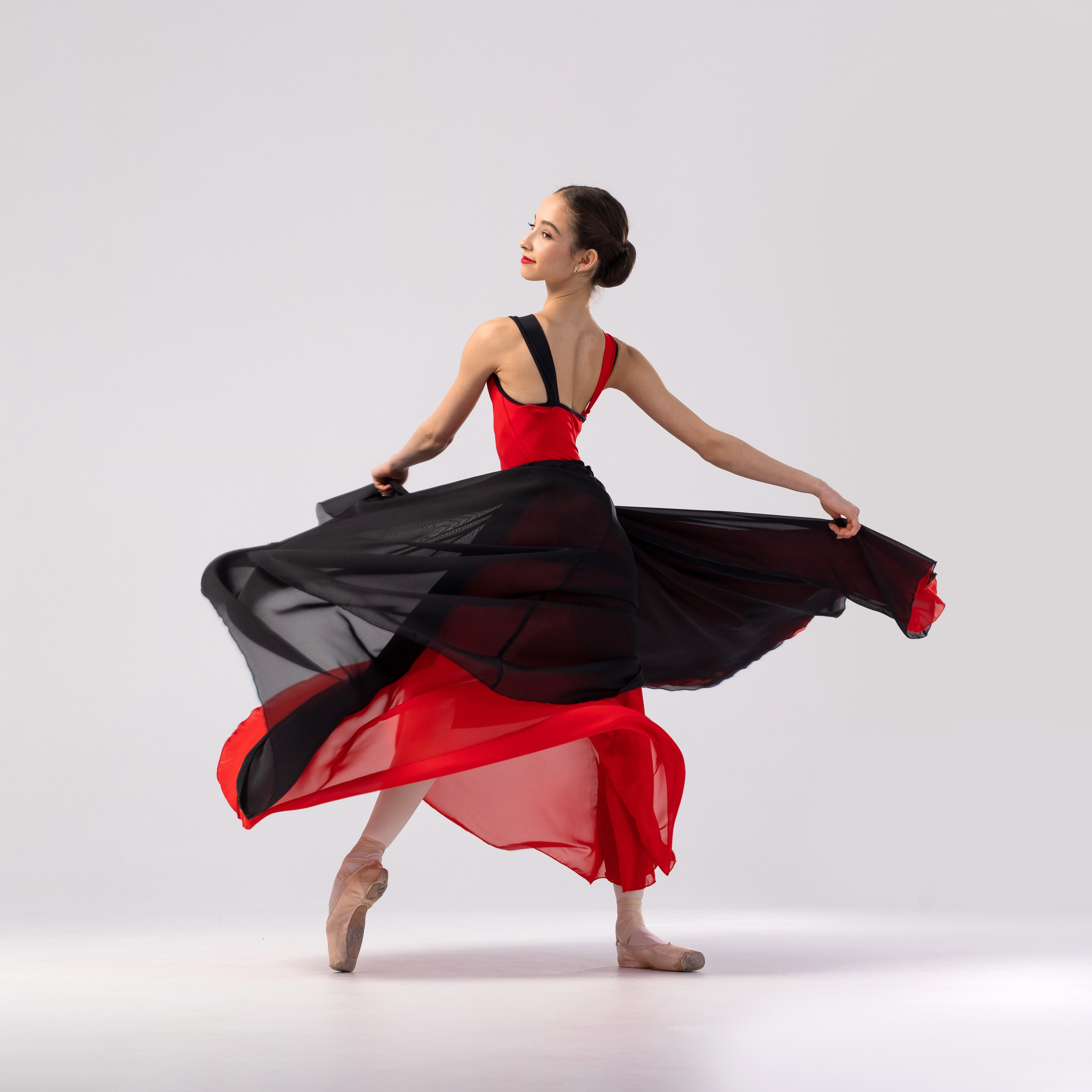 Юбка воздушная двухсторонняя красно-чёрная напрокат бесплатно. Балетный фотограф Алина Ханько — Душа Балета