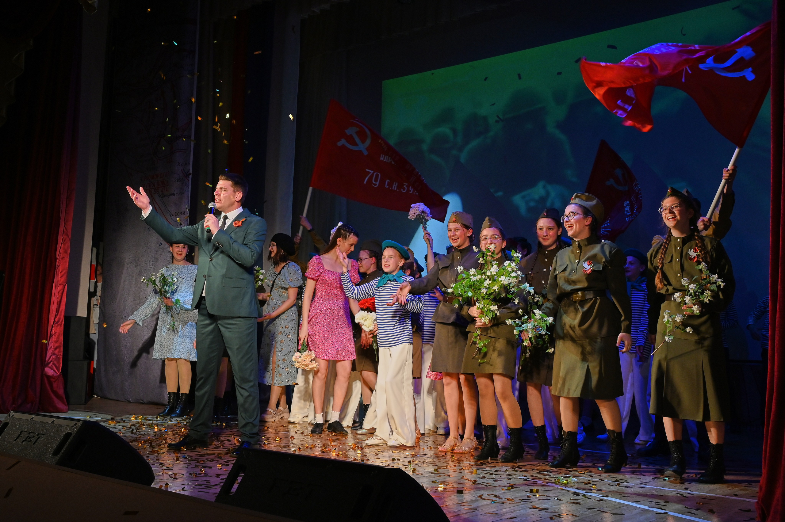 9 мая в ДК КАбардинки. Жизнь курорта Кабардинка в фотографиях